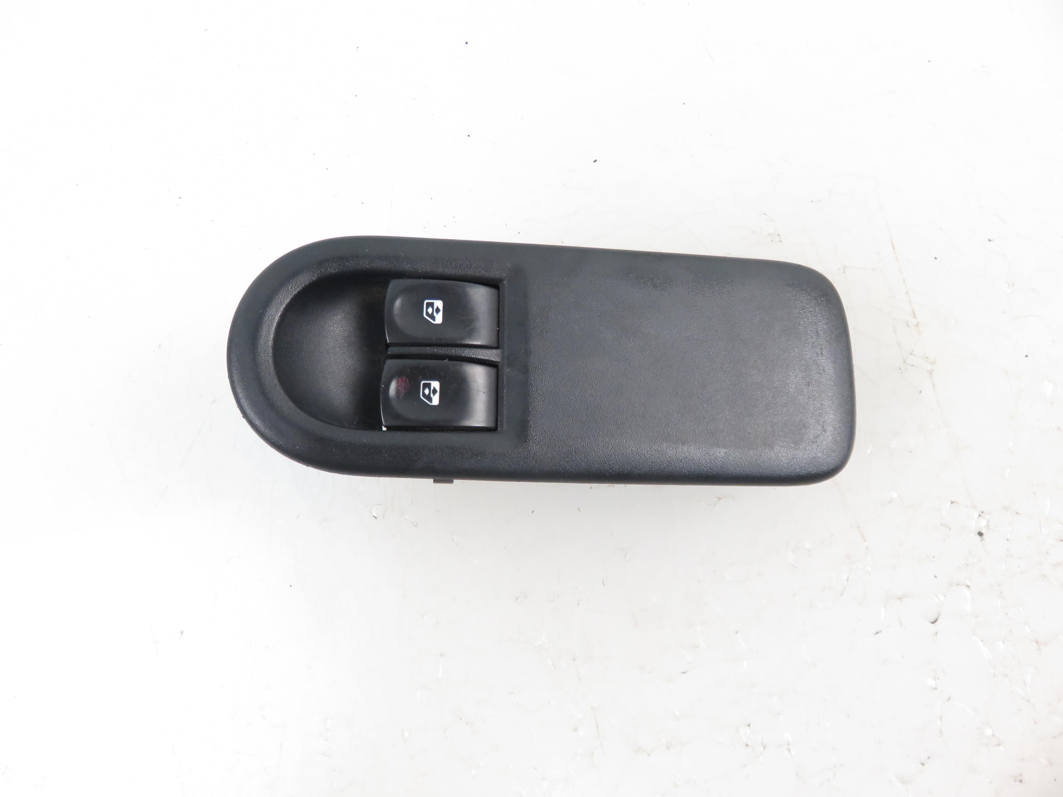 RENAULT Clio 3 generation (2005-2012) Front Left Door Window Switch 8200356519 22151286