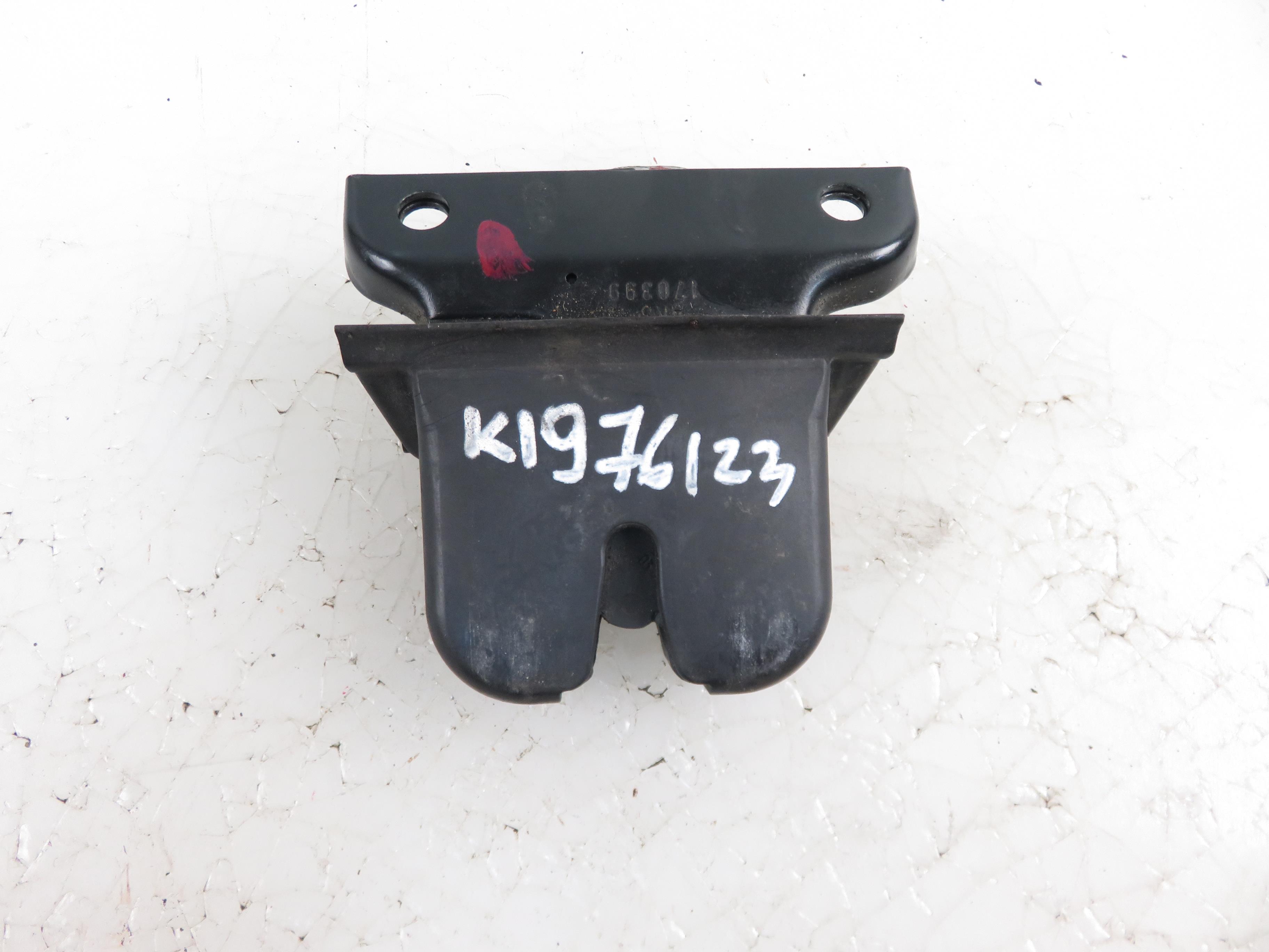 AUDI A3 8L (1996-2003) Tailgate Boot Lock 8L0827505E 22151881