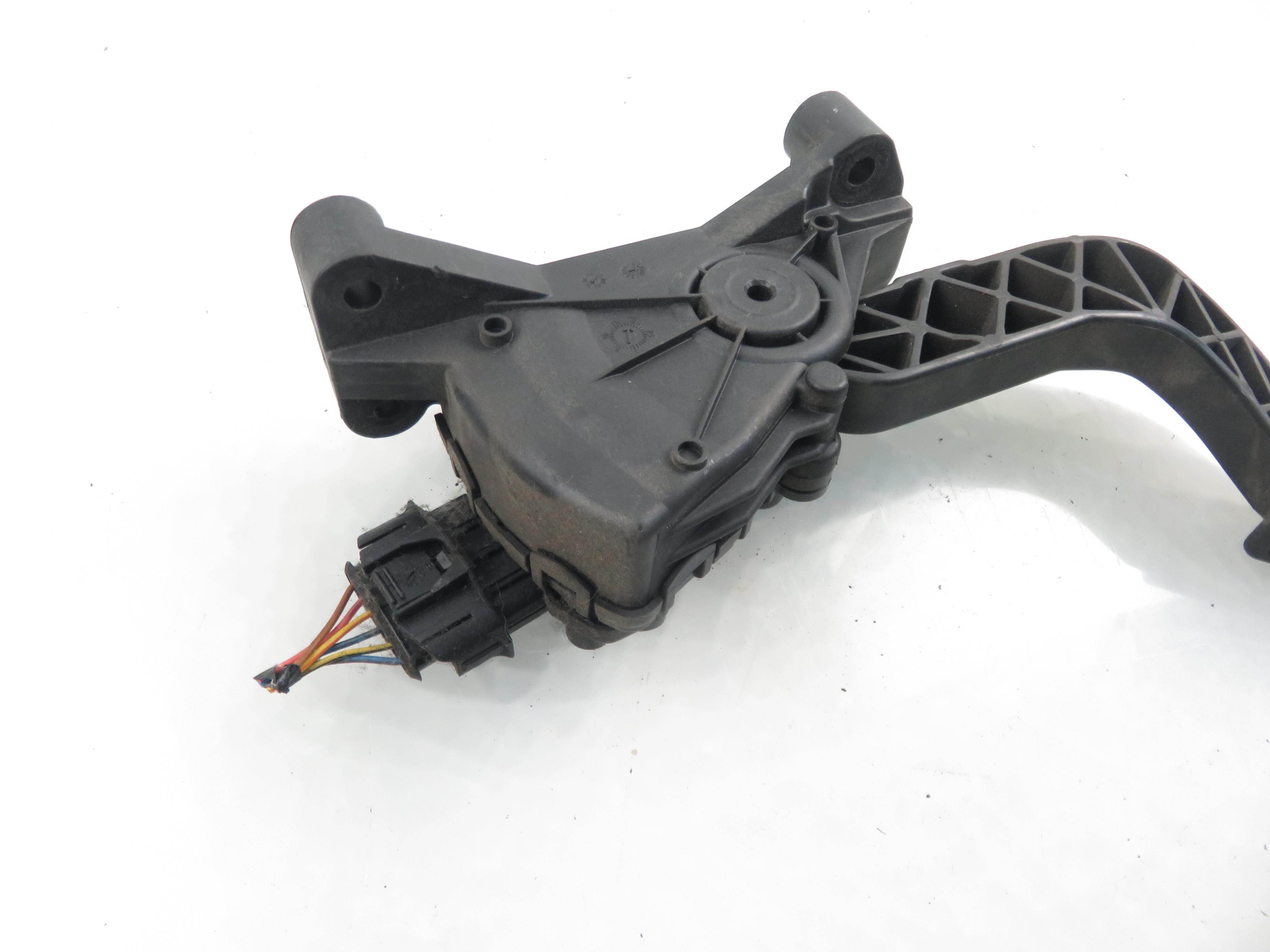 KIA Cerato 1 generation (2004-2009) Throttle Pedal 327002F200 22660955