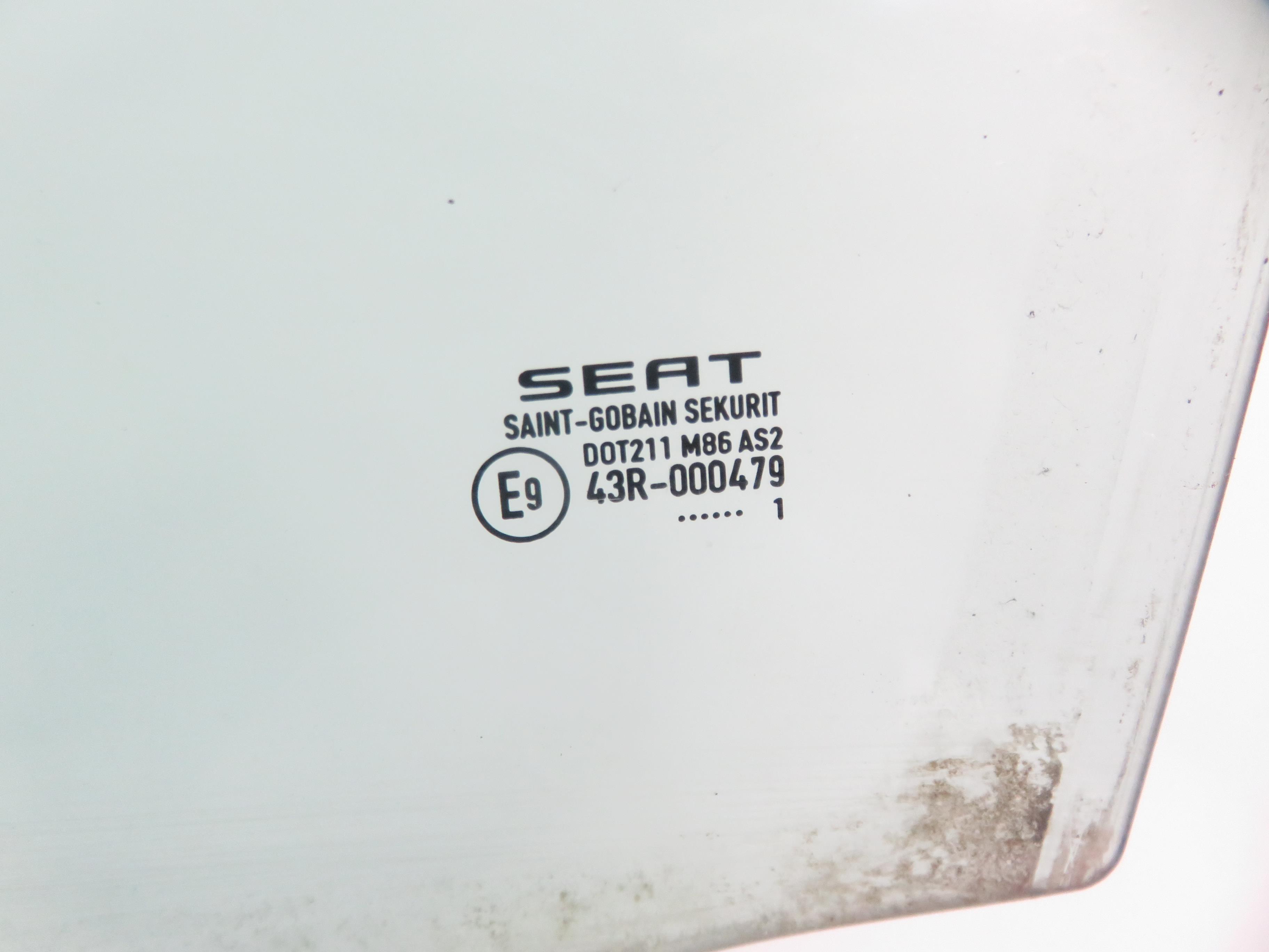 SEAT Ibiza 4 generation (2008-2017) Priekinė kairė fortkutė (mažasis stiklas) 22489119