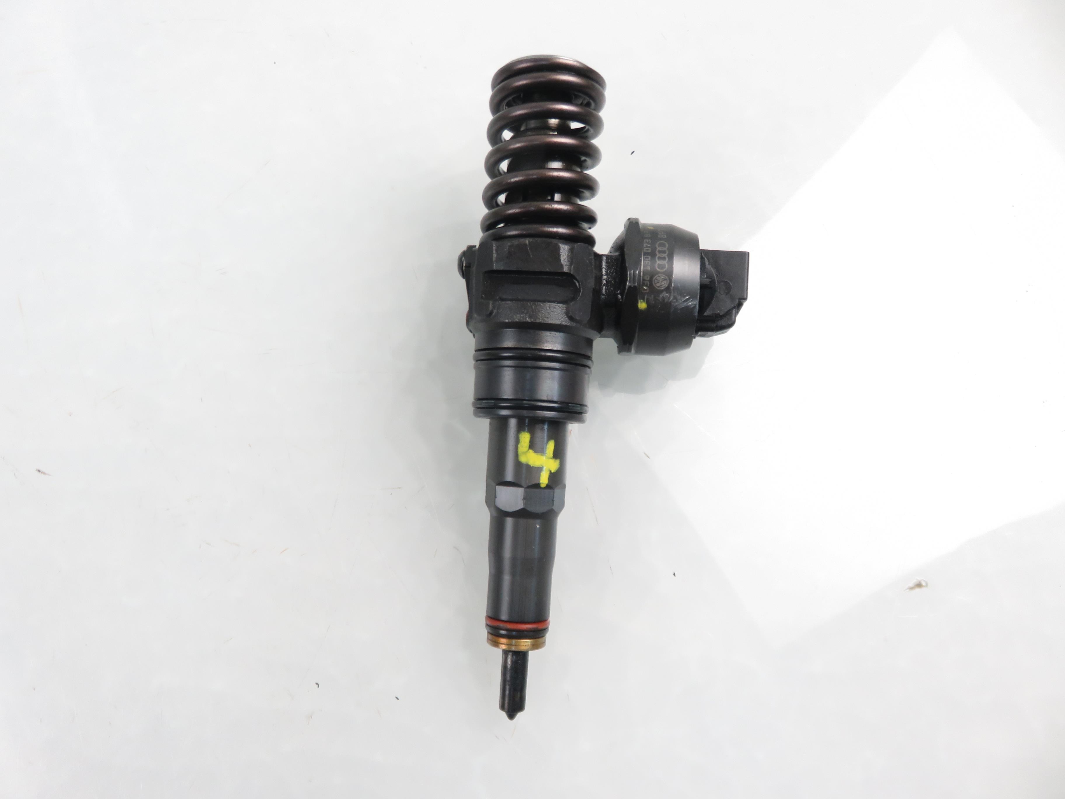 SEAT Ibiza 4 generation (2008-2017) Oil Injector 038130073BP, 0414720314 22604616