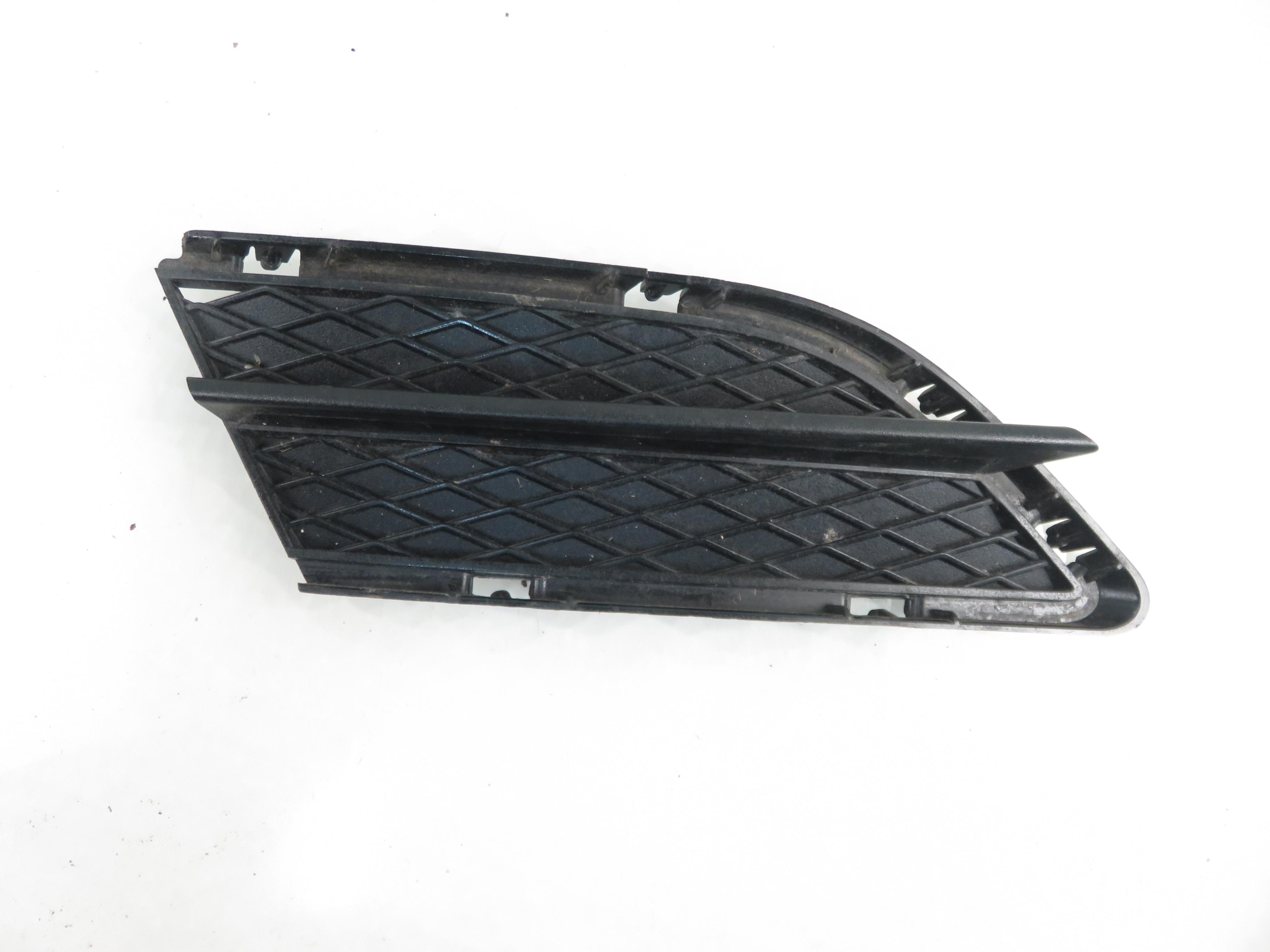 BMW 3 Series E90/E91/E92/E93 (2004-2013) Front Right Grill 7138418 22661222