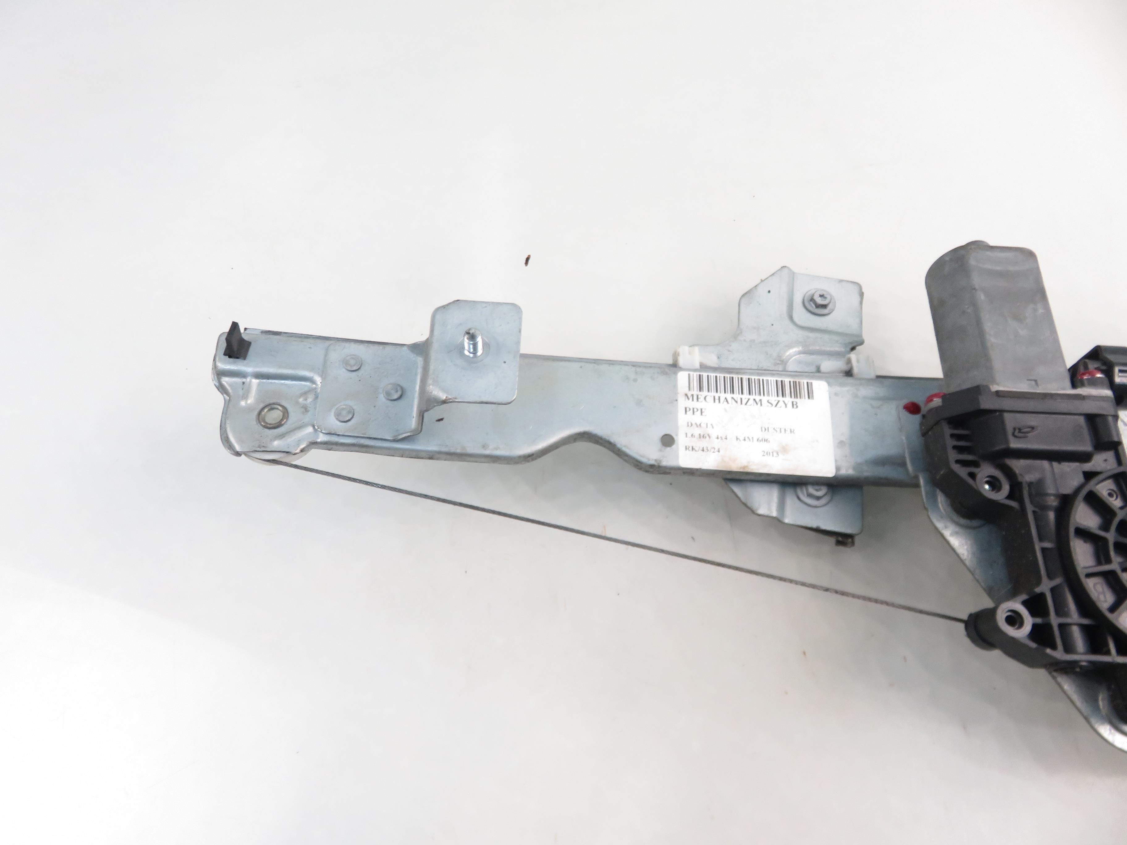 DACIA Duster 1 generation (2010-2017) Front Right Door Window Regulator 807206838R 23820308