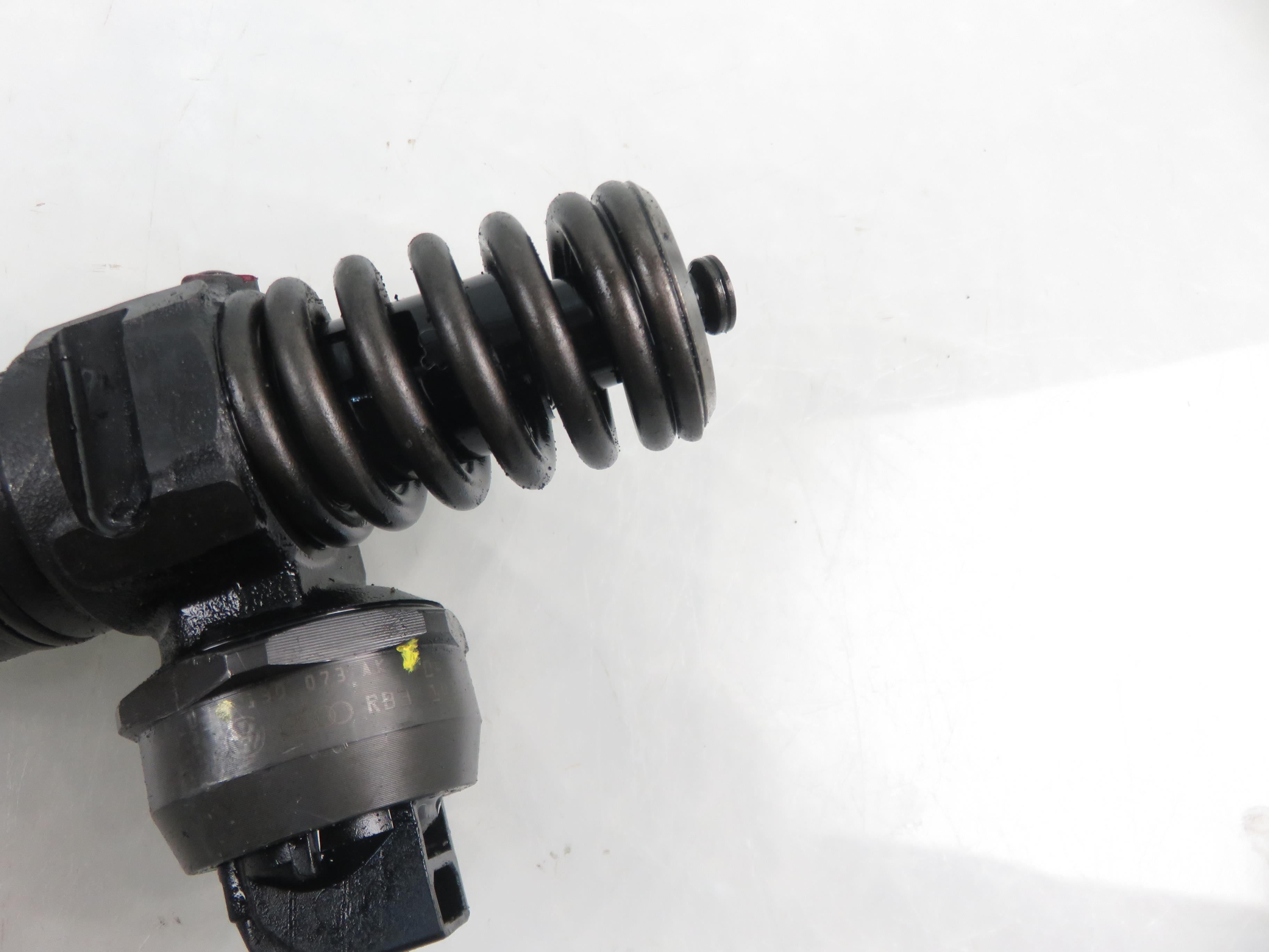 SEAT Alhambra 1 generation (1996-2010) Injector de ulei 038130073AK,0414720038 22964872