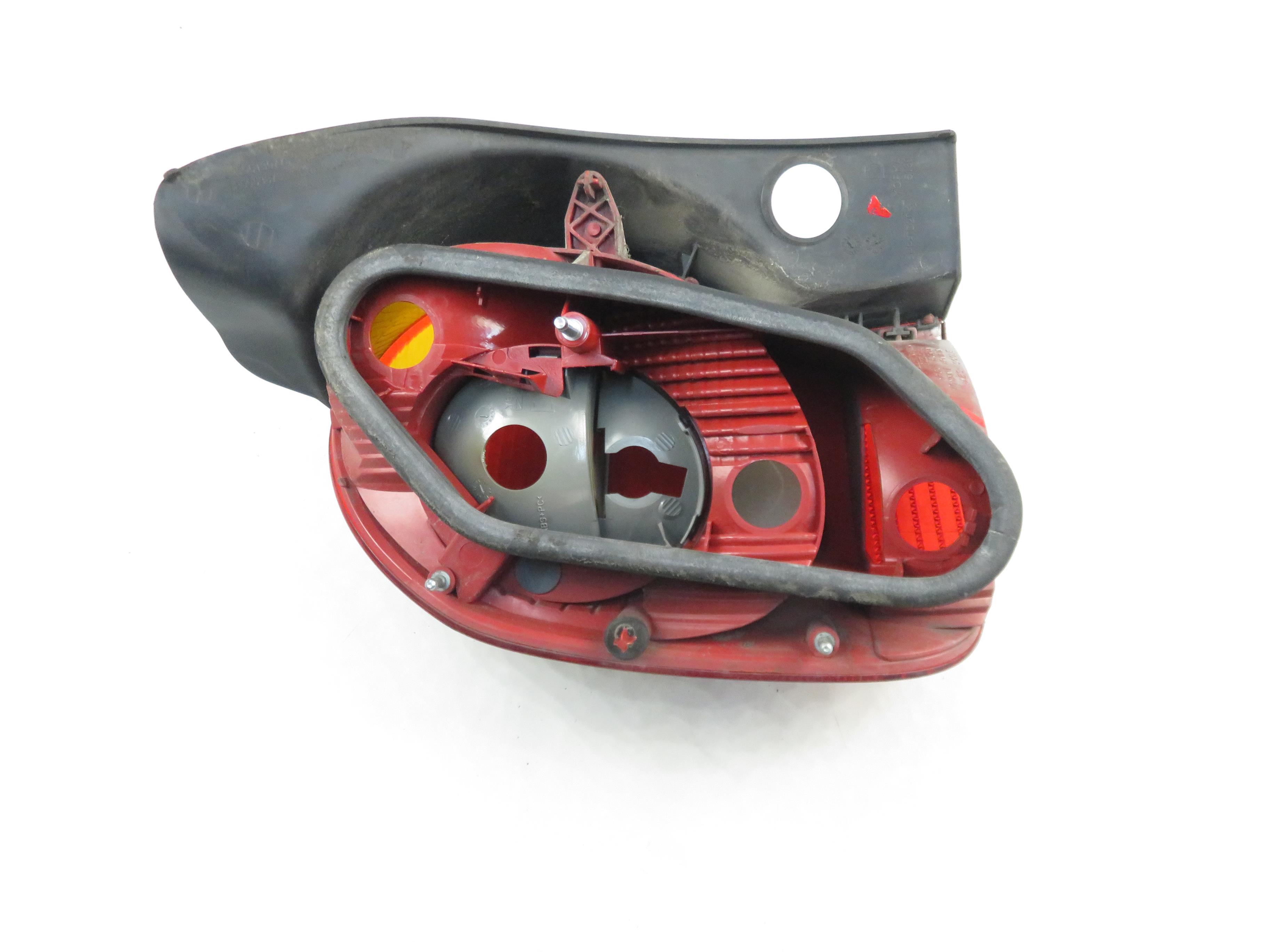 RENAULT Modus 1 generation (2004-2012) Rear Right Taillight Lamp 8200538785 23073651