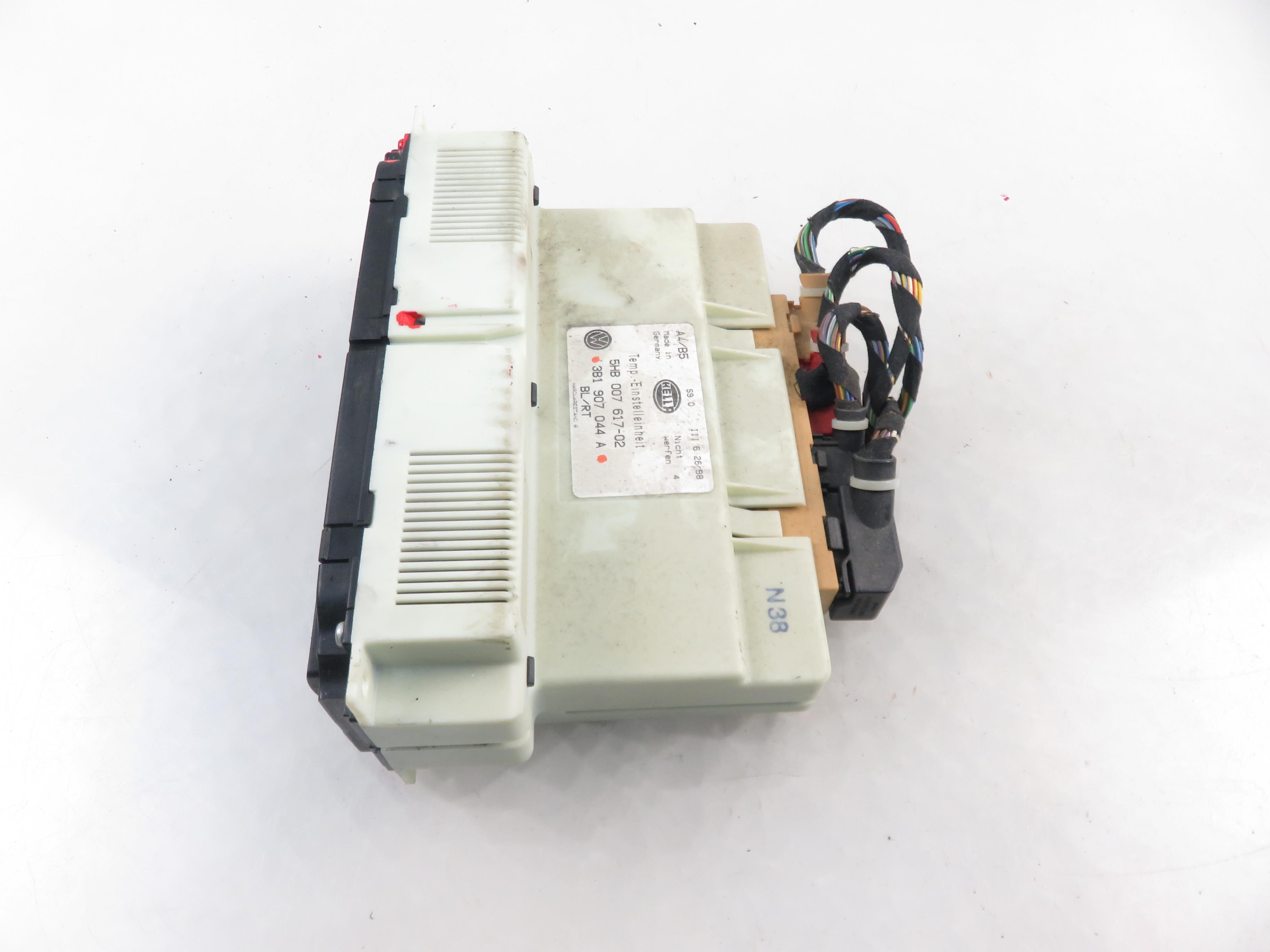 VOLKSWAGEN Golf 4 generation (1997-2006) Climate  Control Unit 3B1907044A 23129810