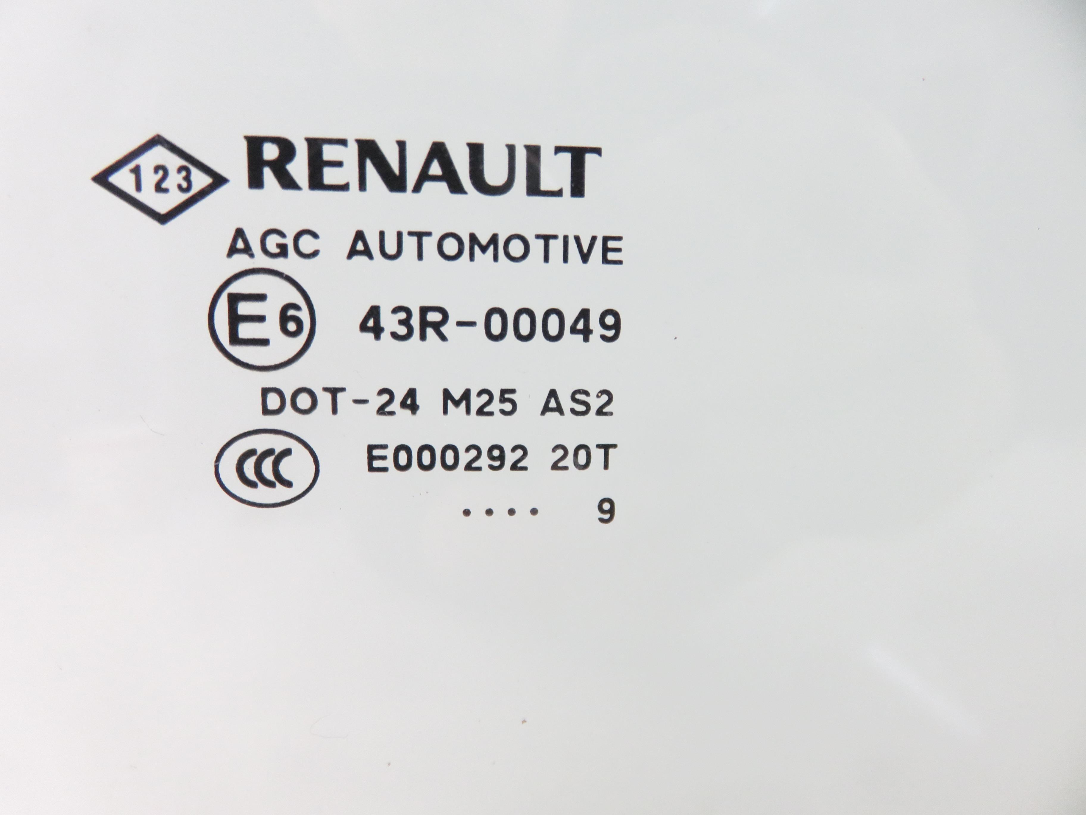 RENAULT Scenic 3 generation (2009-2015) Priekinė dešinė fortkutė (mažasis stiklas) 23316094