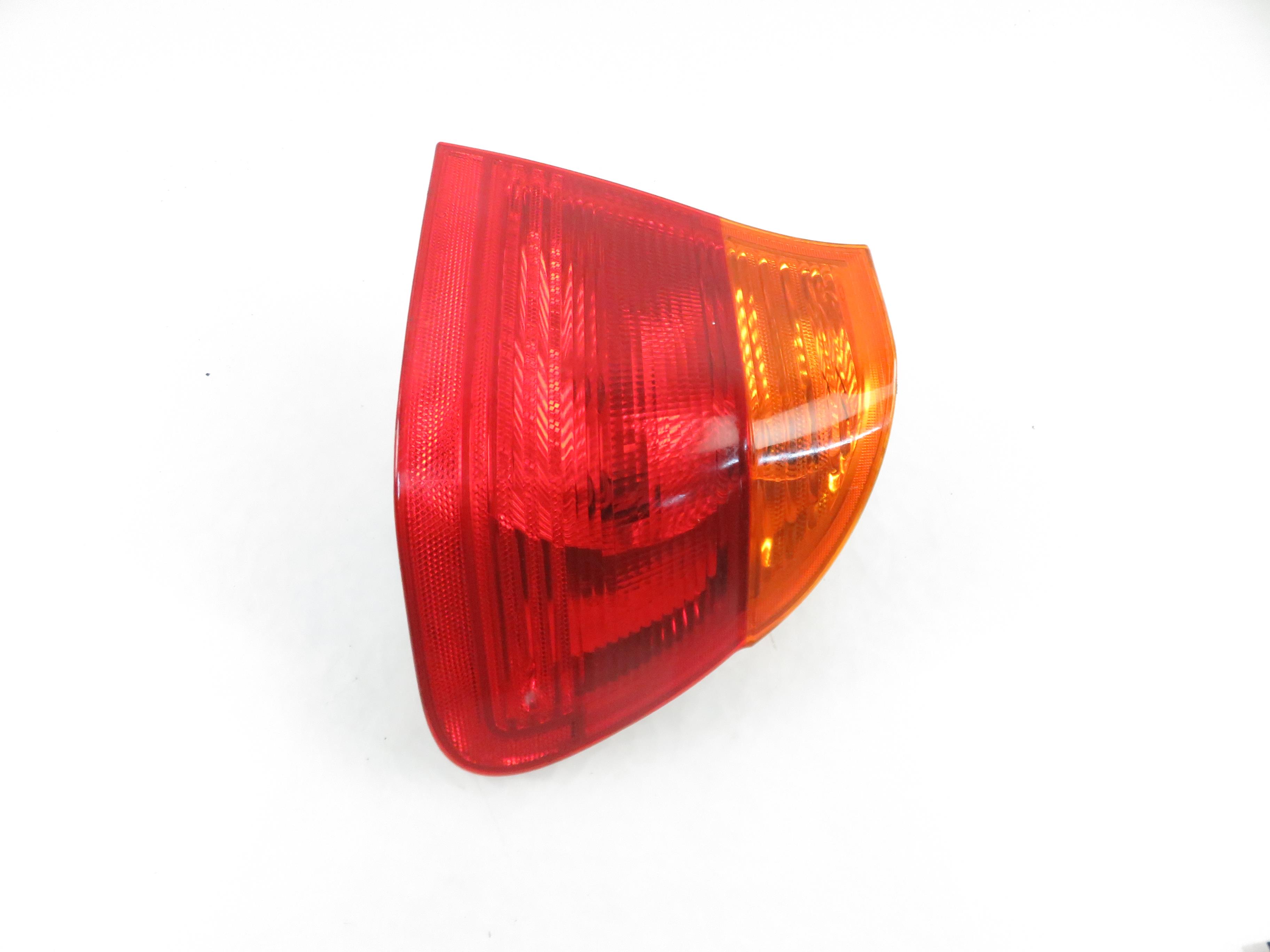 BMW 3 Series E46 (1997-2006) Rear Right Taillight Lamp 8364922 23315977