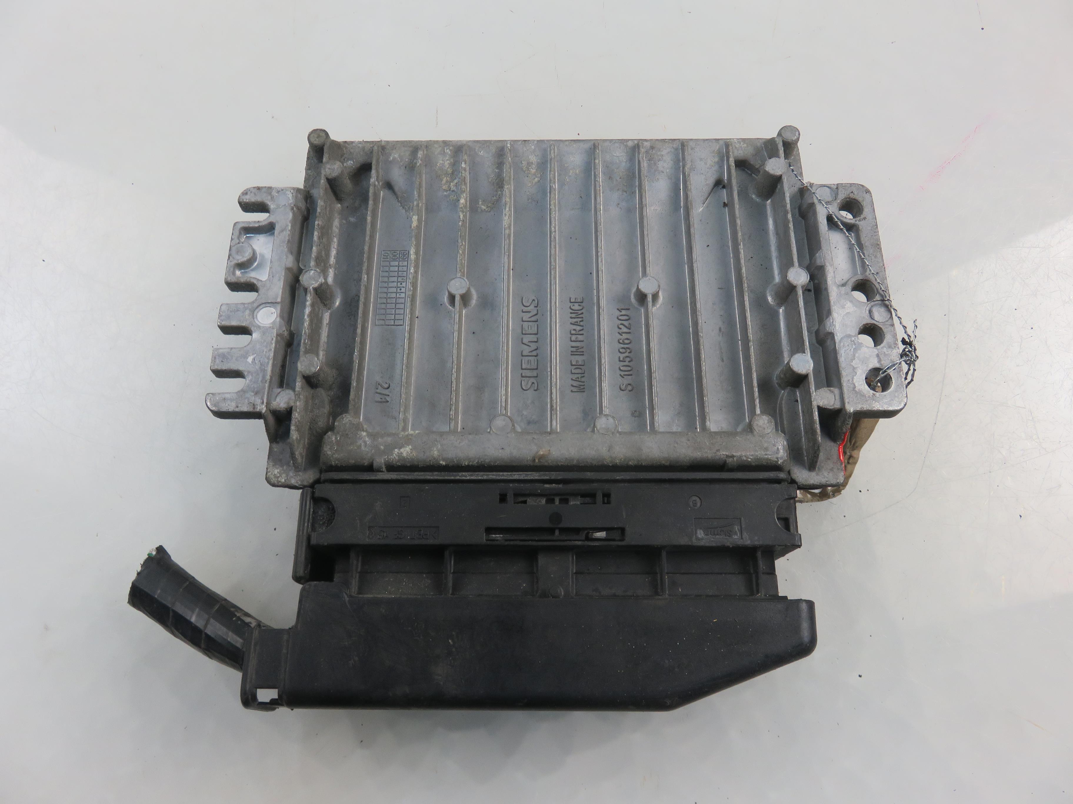 RENAULT Scenic 1 generation (1996-2003) Unitatea de control 8200035702, 7700110471, S110030030B 23533830