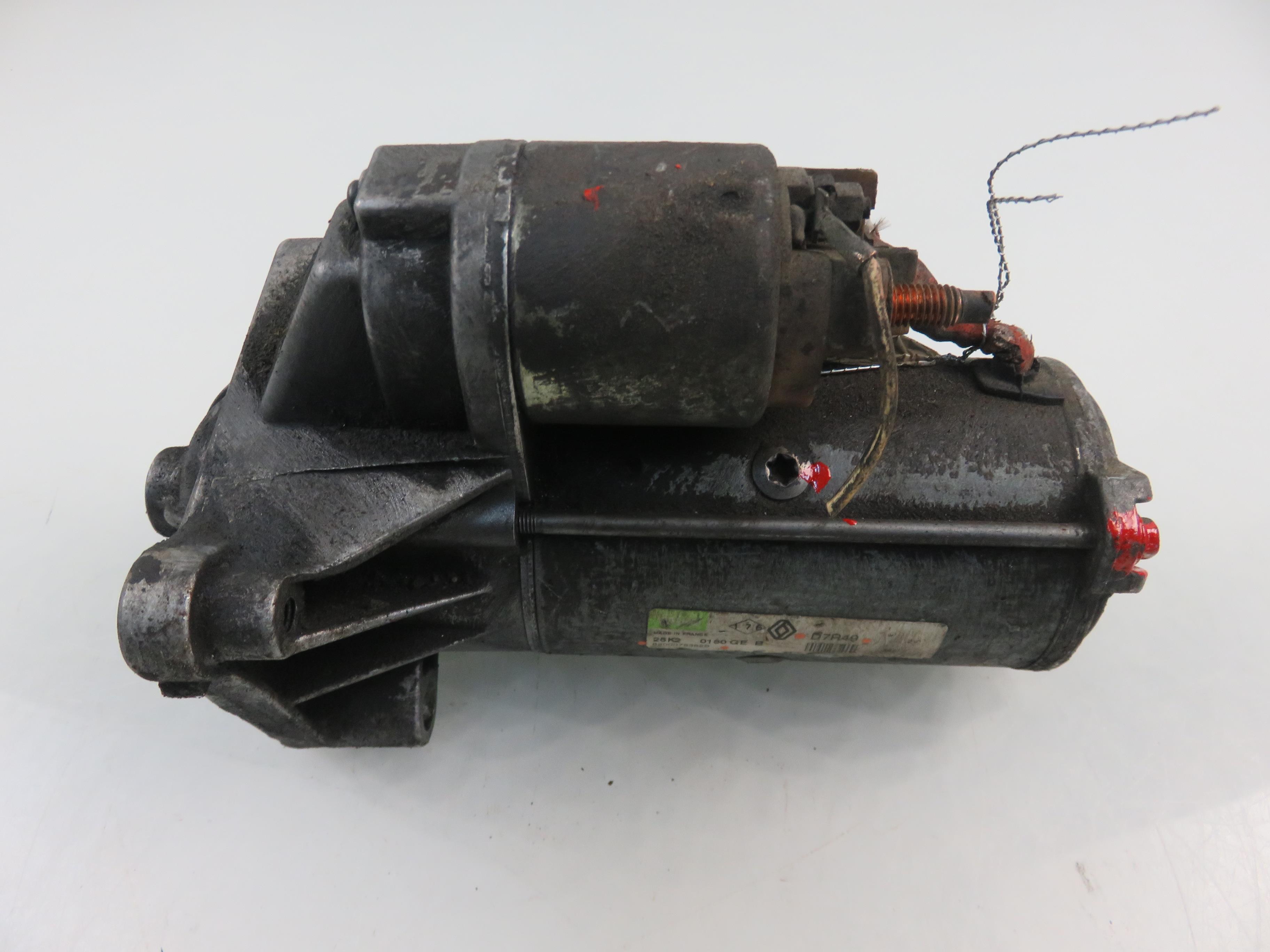 RENAULT Megane 2 generation (2002-2012) Starter Motor D7R49, 8200075362B 23505448