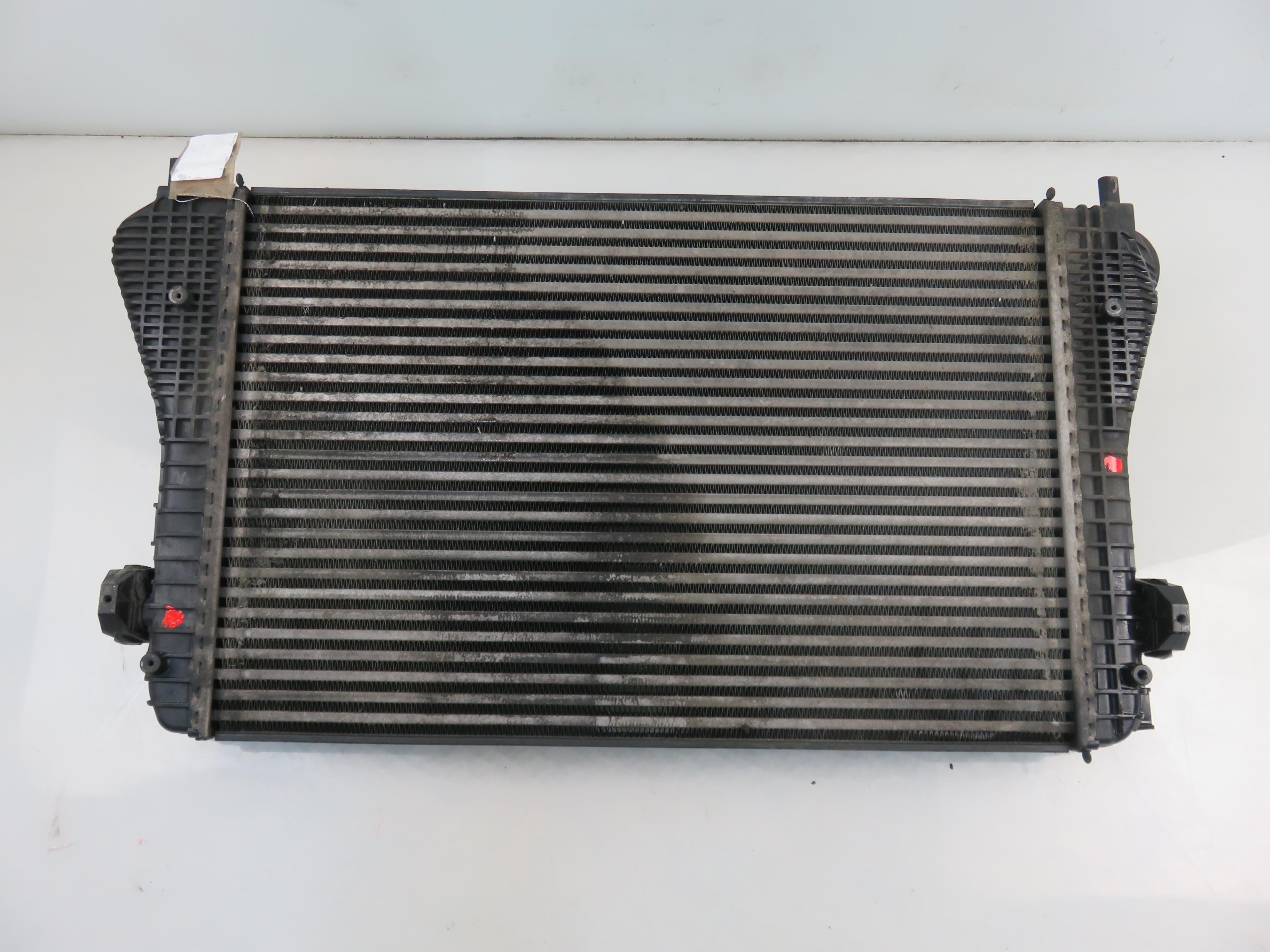 VOLKSWAGEN Passat B6 (2005-2010) Intercooler radiátor 3C0145805F 23542387