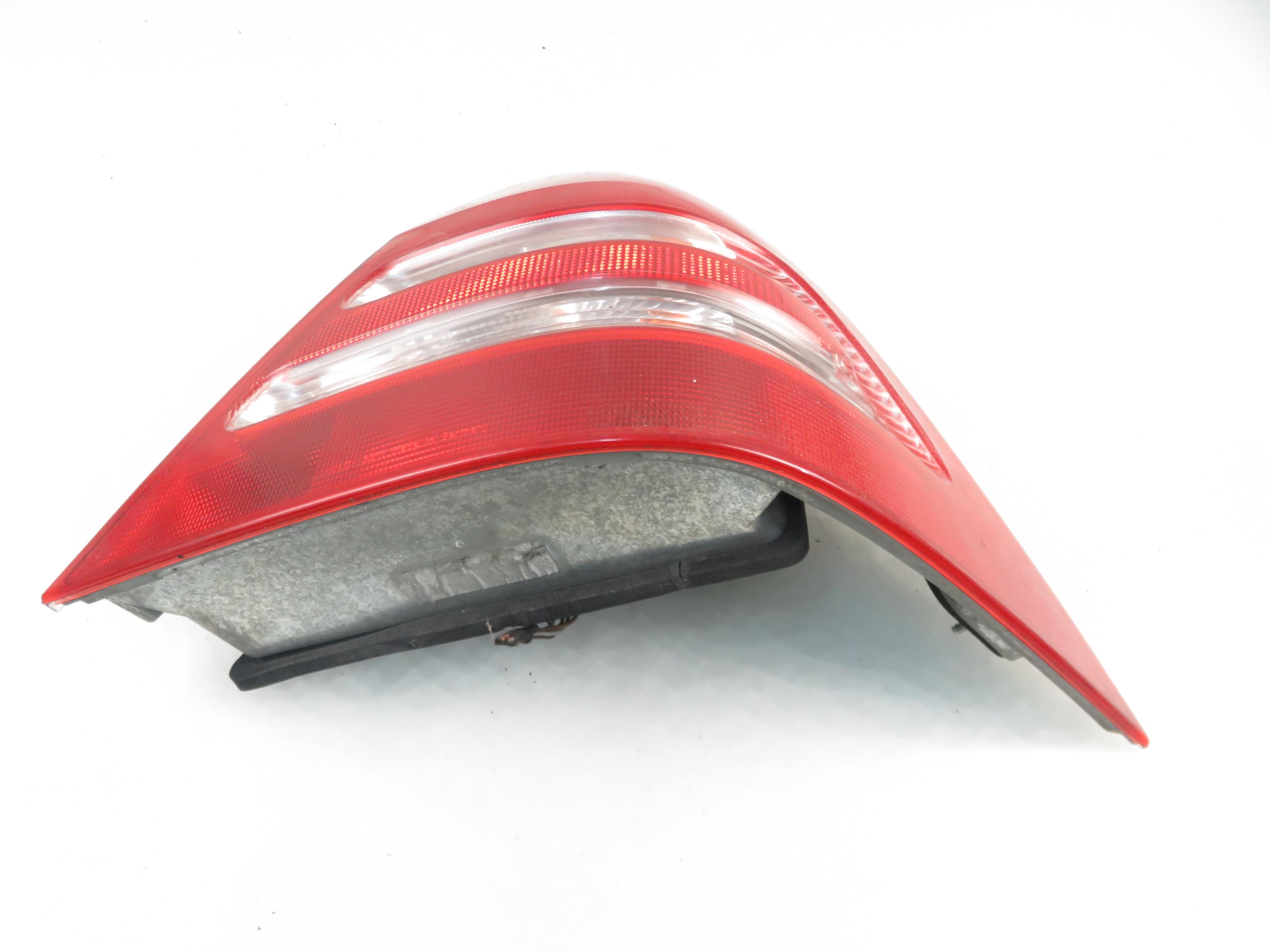 MERCEDES-BENZ C-Class W203/S203/CL203 (2000-2008) Rear Right Taillight Lamp 23715059