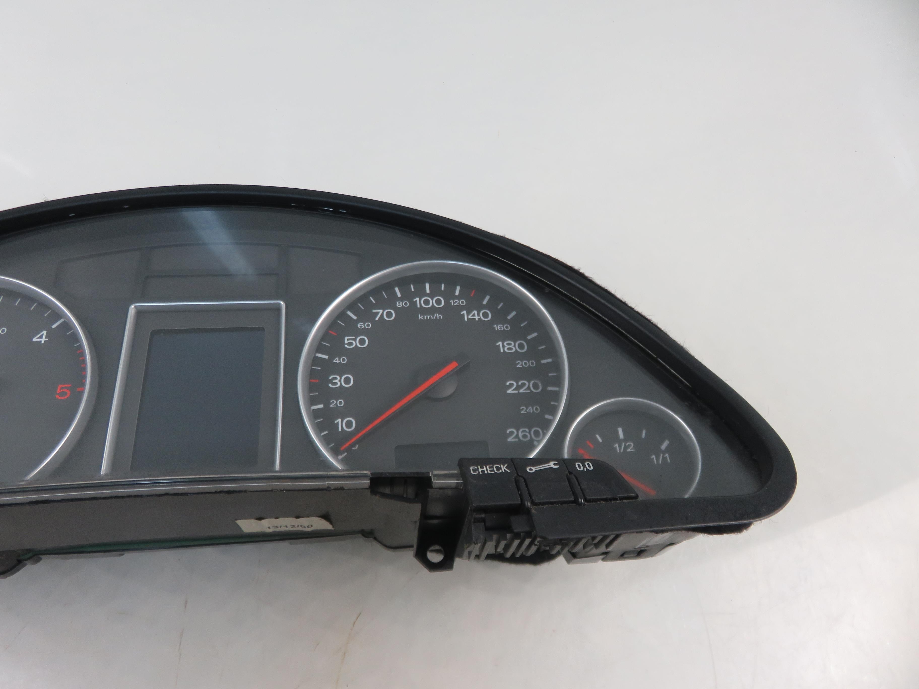 AUDI A4 B6/8E (2000-2005) Speedometer 8E0920900E 23716148