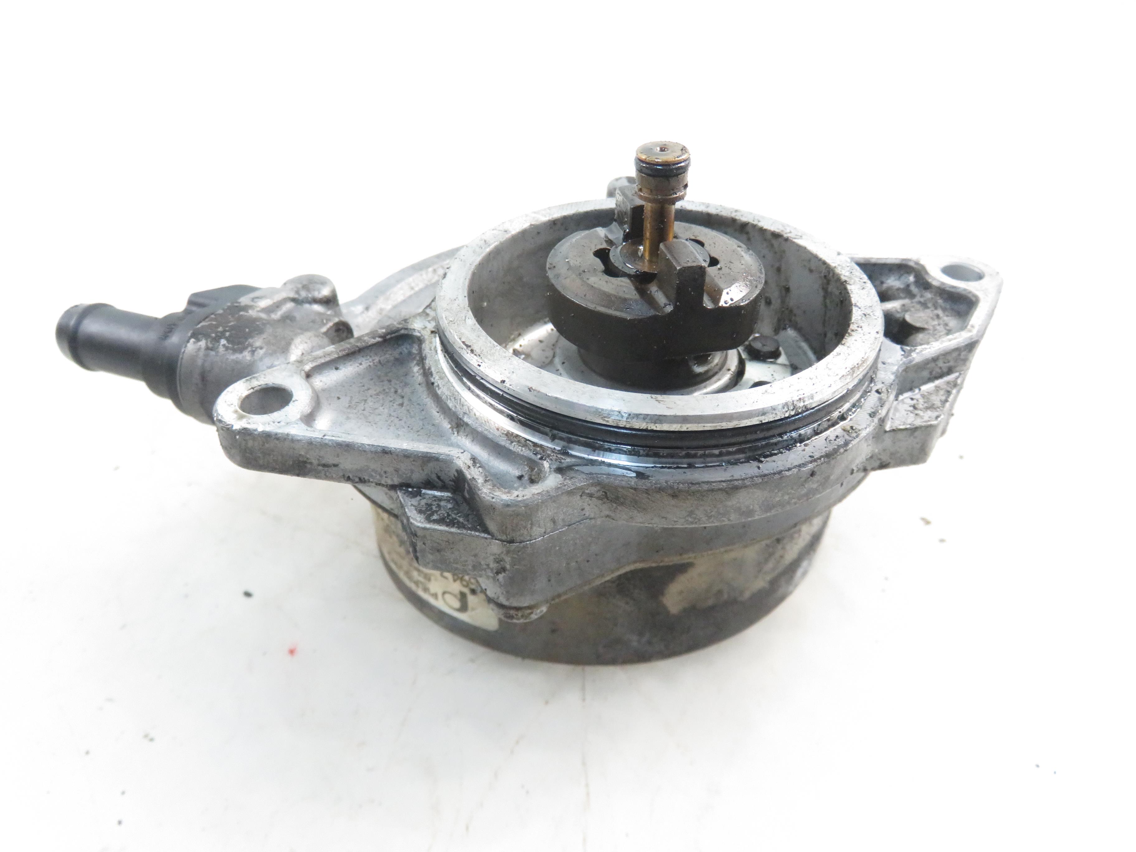 AUDI A6 C6/4F (2004-2011) Vakuuminis siurblys 057145100T 23819991