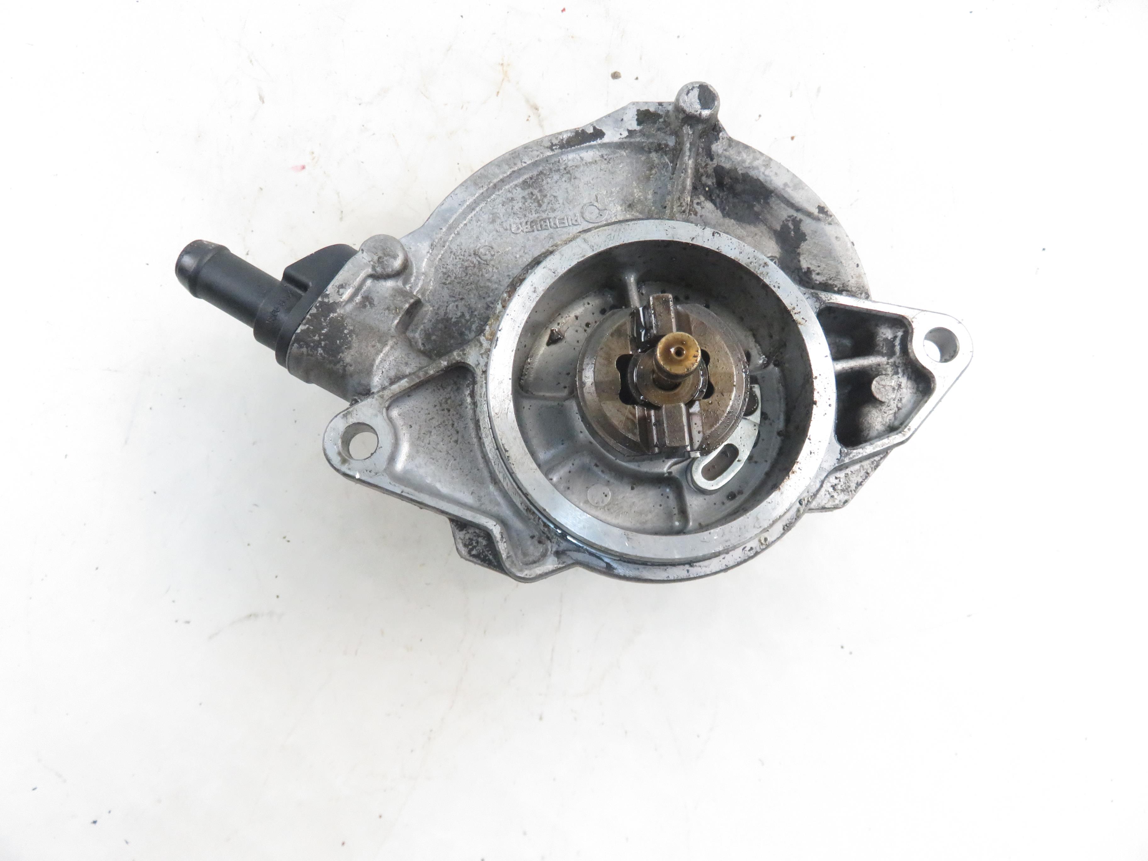 AUDI A6 C6/4F (2004-2011) Vakuuminis siurblys 057145100T 23819991