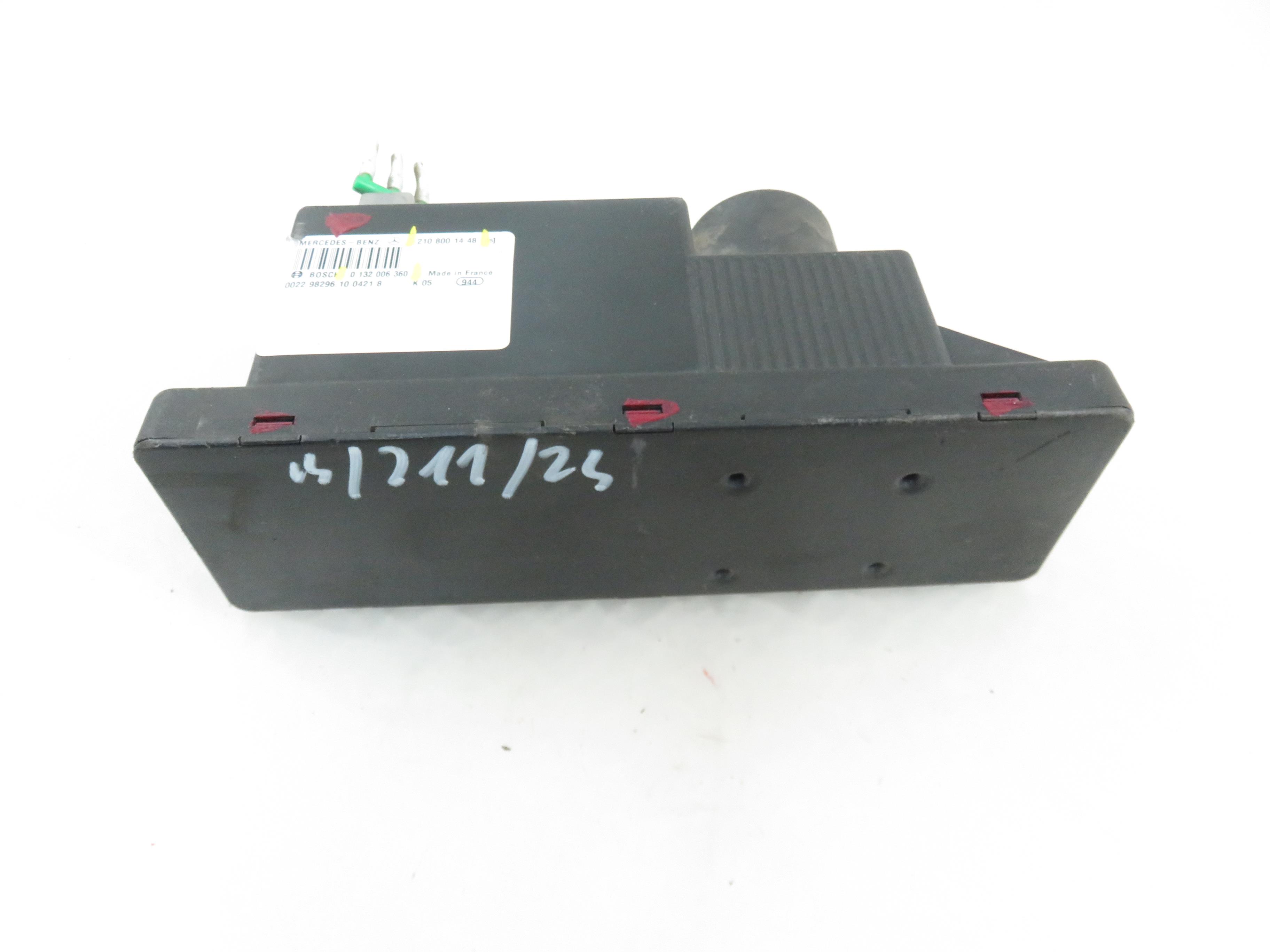 MERCEDES-BENZ CLK AMG GTR C297 (1997-1999) Central Locking Vacuum Pump 2108001448, 0132006360 24262544