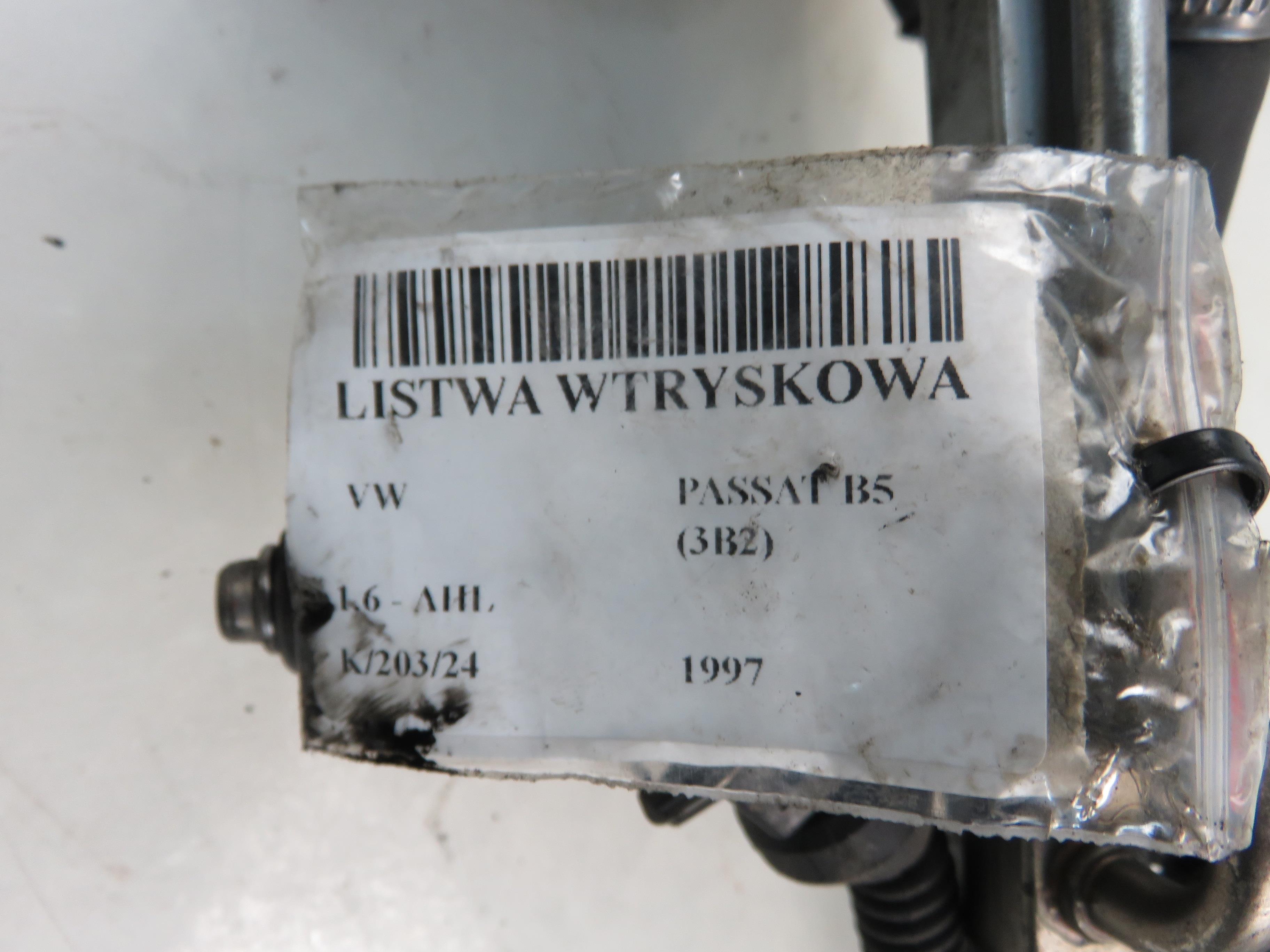 VOLKSWAGEN Passat B5 (1996-2005) Топливная рейка 050133681A, 06B133551 24864675