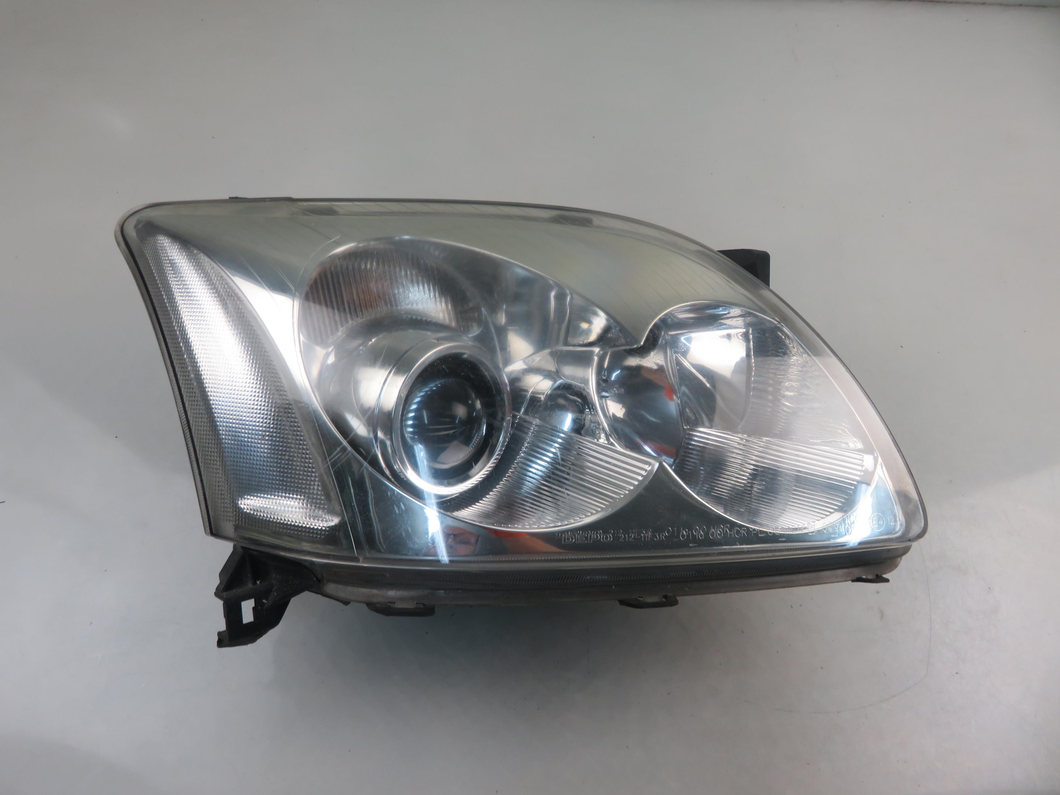 TOYOTA Avensis 2 generation (2002-2009) Front Right Headlight 23983790