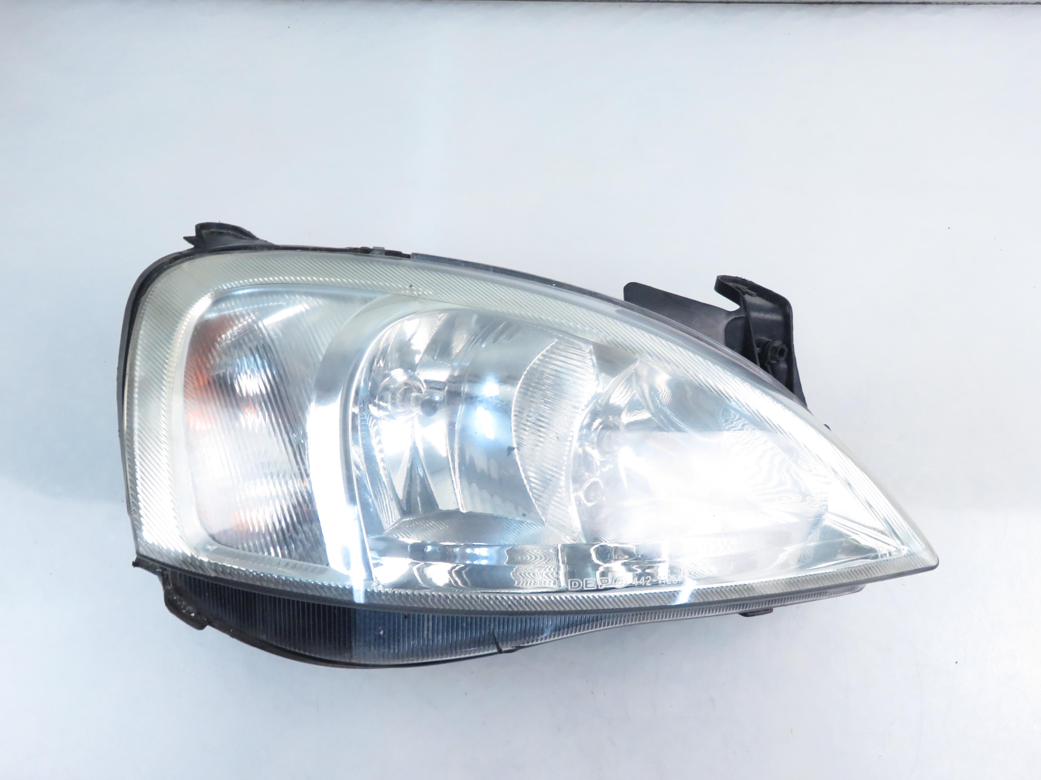 OPEL Corsa C (2000-2006) Front Right Headlight 25301188
