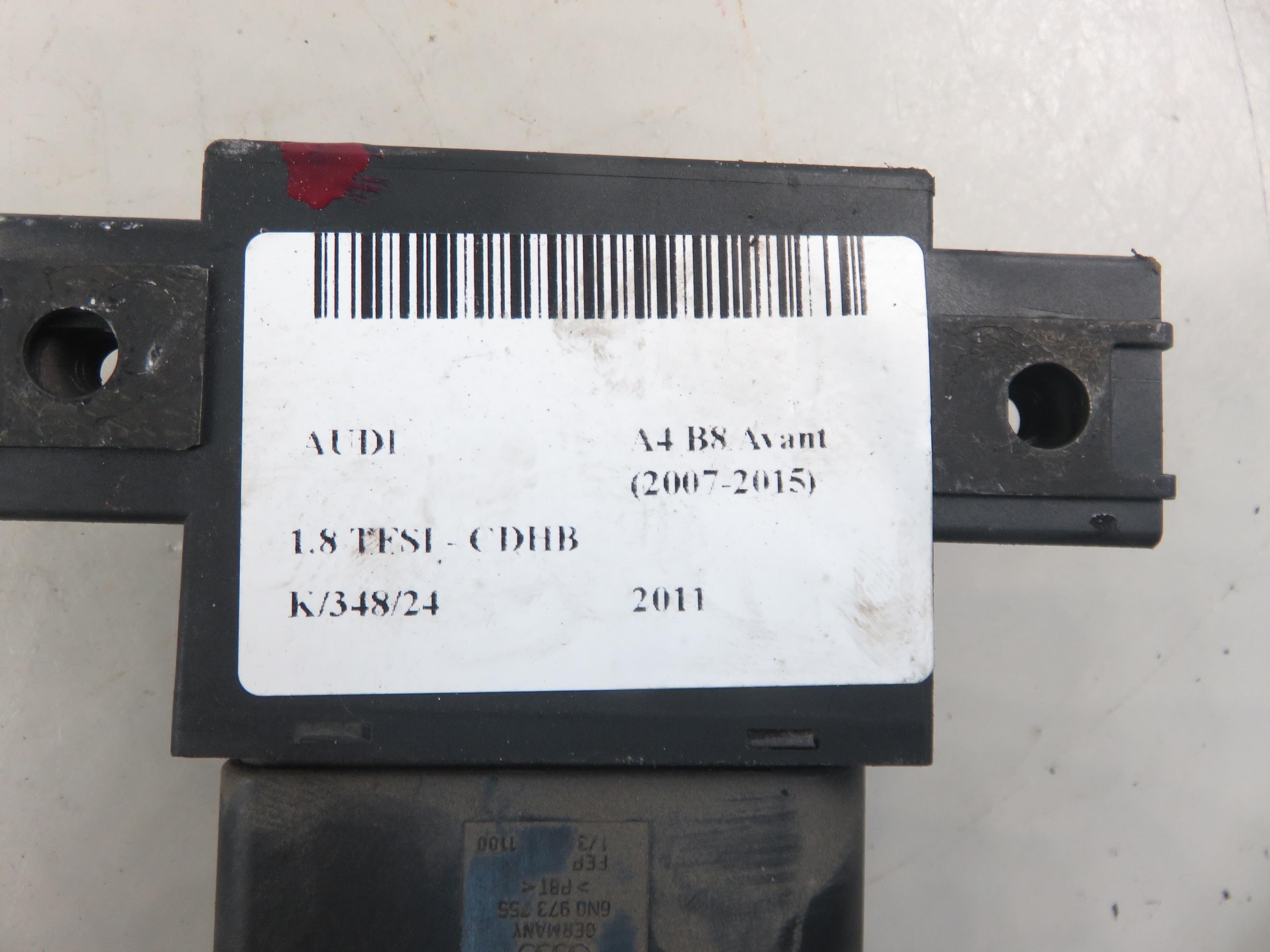 AUDI A4 B8/8K (2011-2016) Kuro siurblio valdymo blokas (EKPS) 8K0906093F 24349088