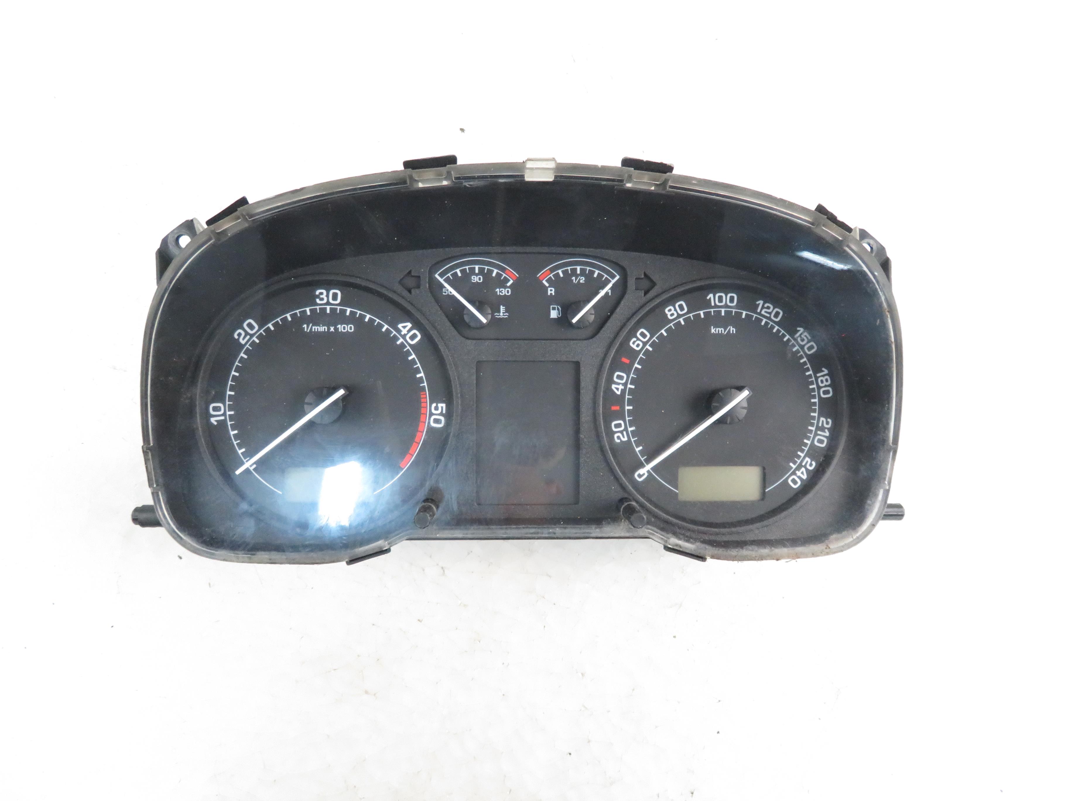 SKODA Octavia 1 generation (1996-2010) Speedometer 1U0920811J 24670258