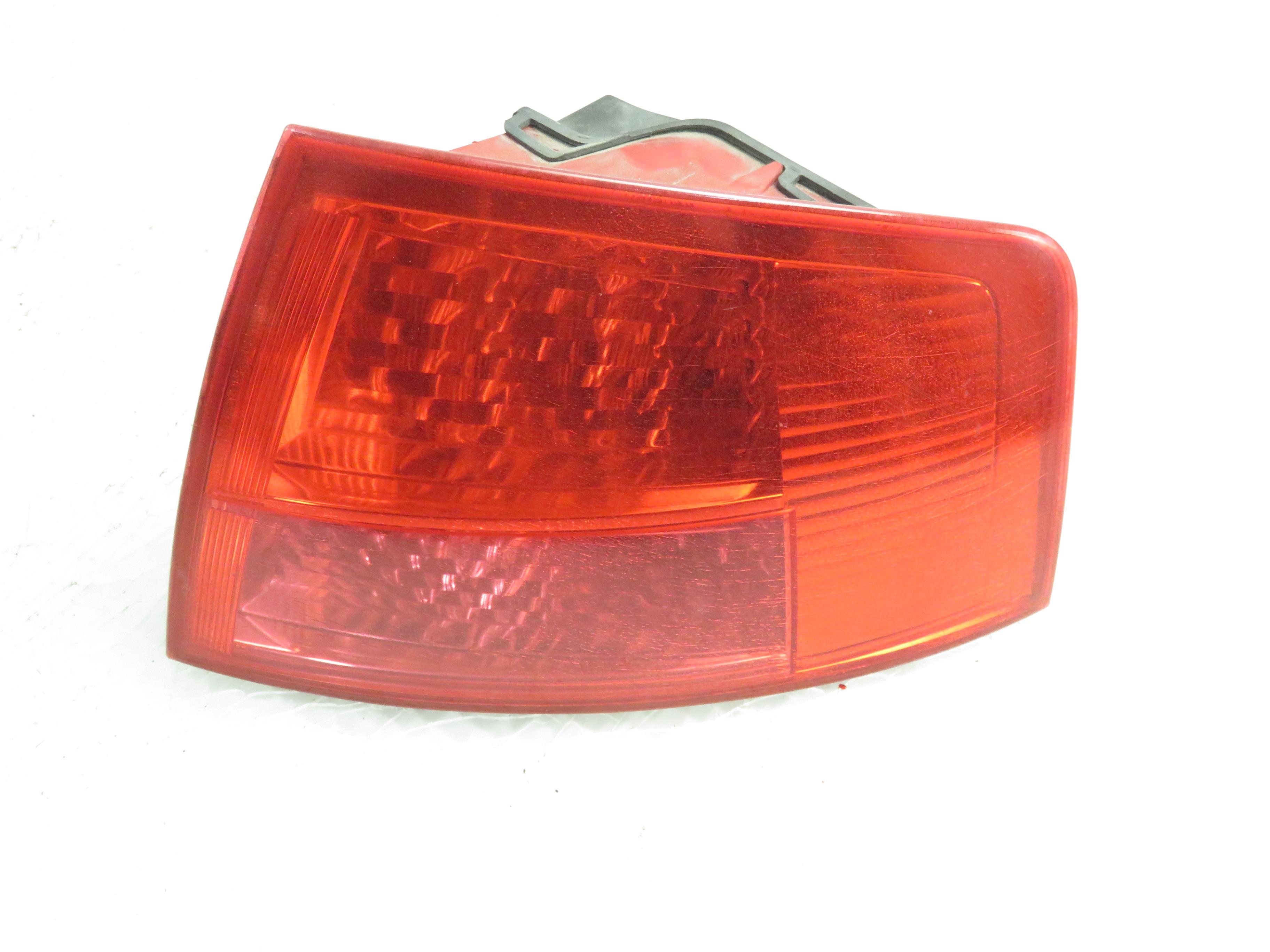 AUDI A8 D3/4E (2002-2010) Rear Right Taillight Lamp 4E0945096C 24670909