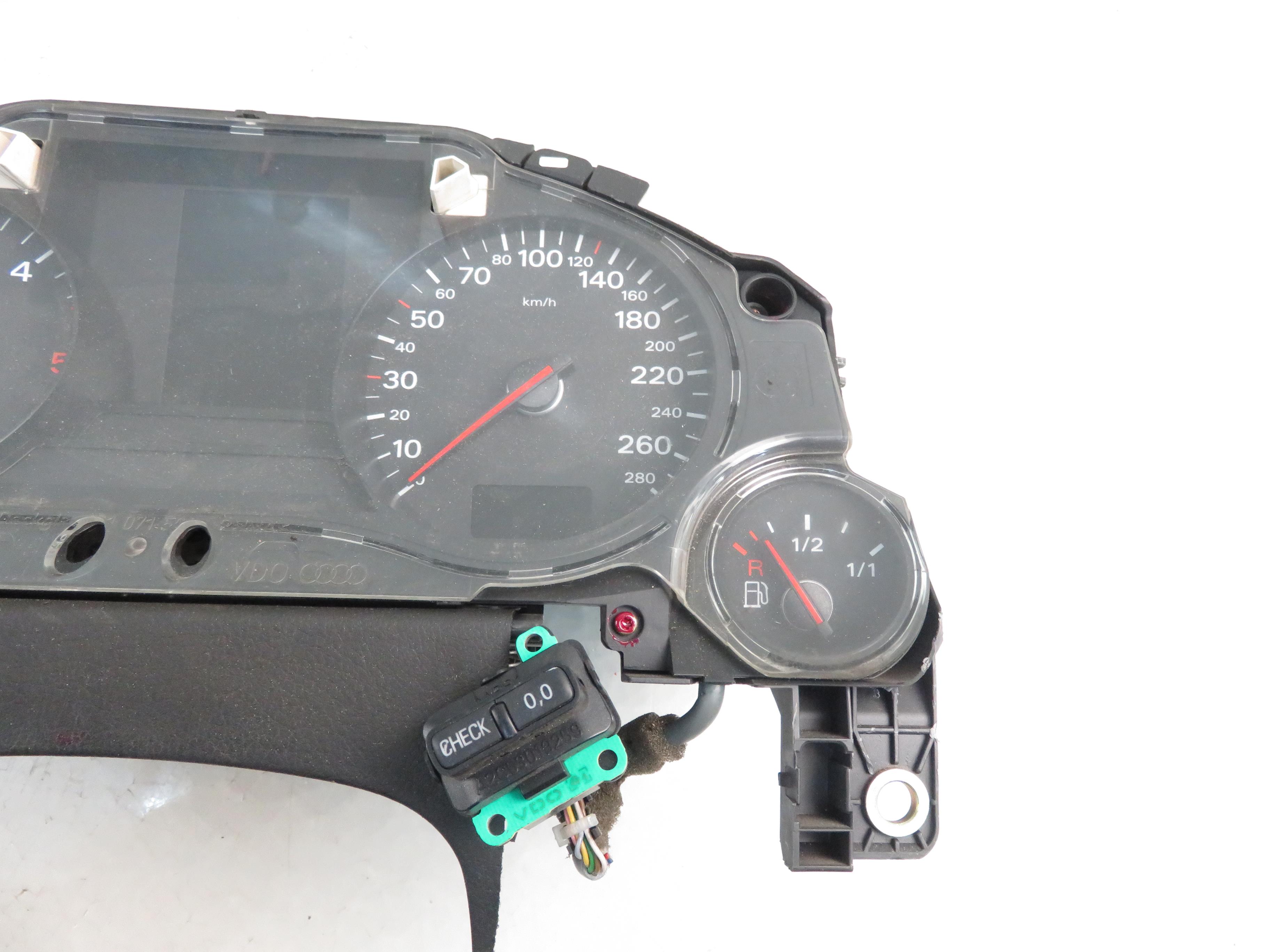 AUDI A8 D3/4E (2002-2010) Speedometer 4E0920900F 24670264