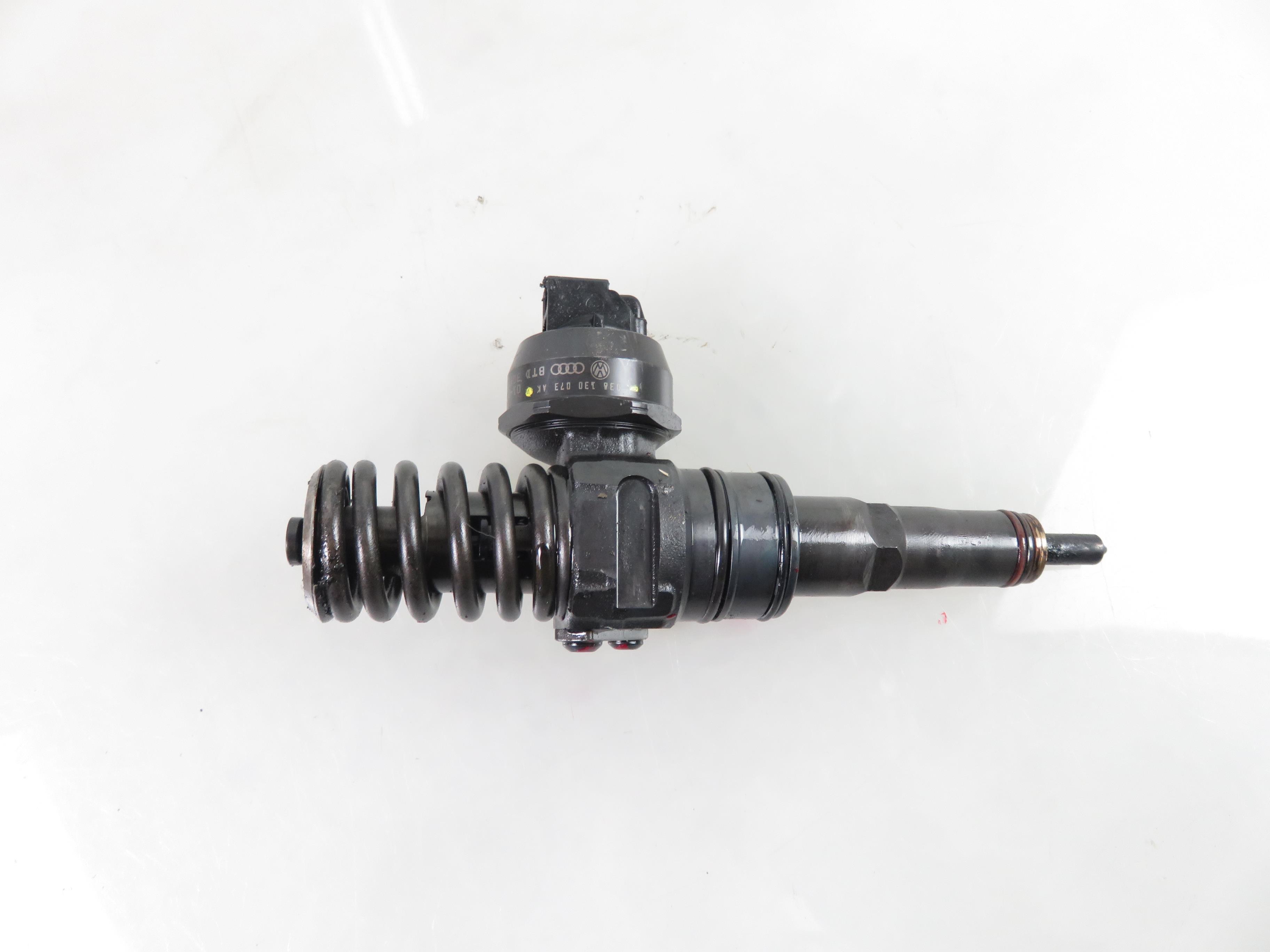 FORD Galaxy 1 generation (1995-2006) Injecteur d'huile 038130073AK, 0414720038 24670762