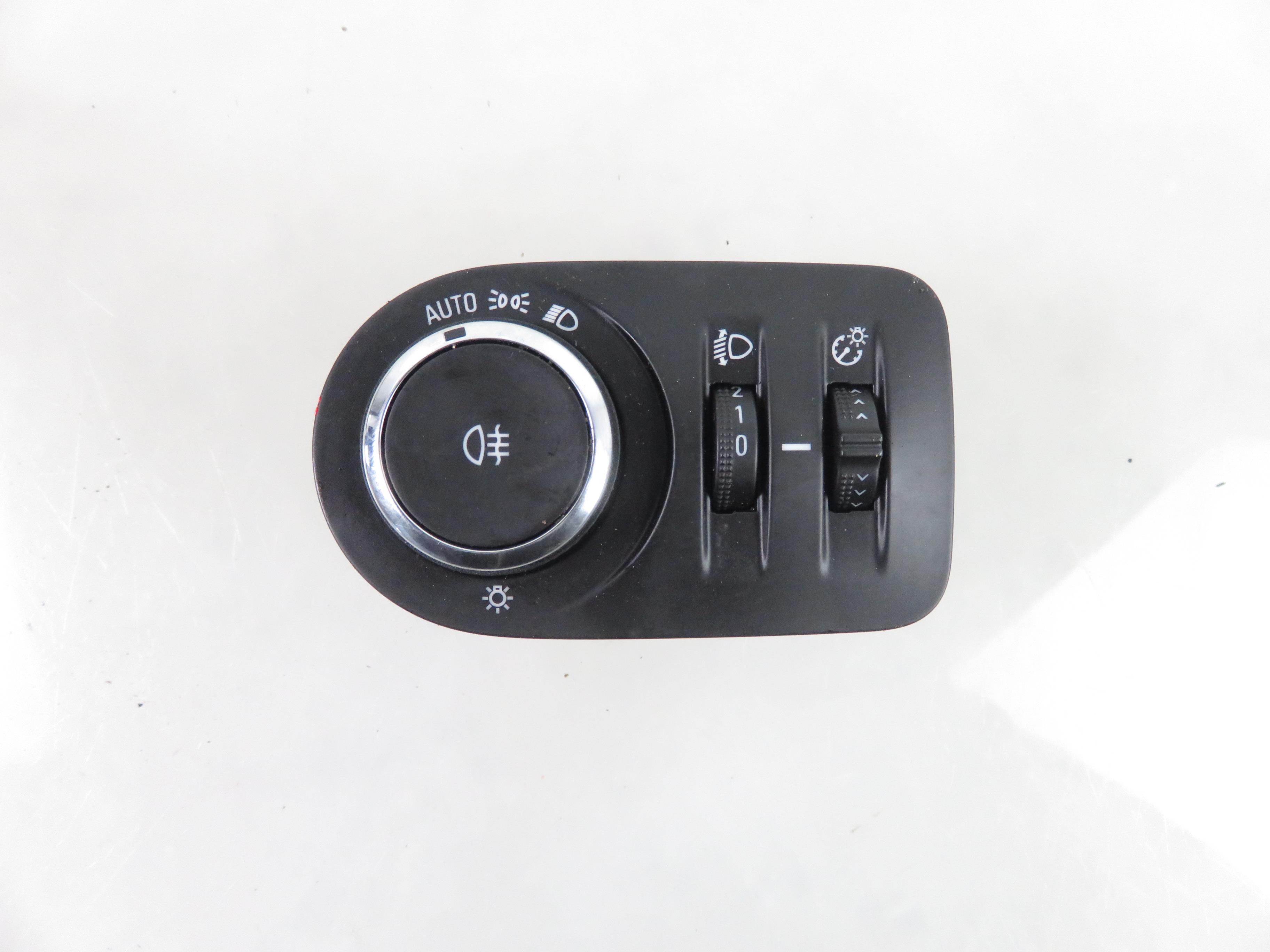 OPEL Astra K (2015-2021) Headlight Switch Control Unit 13493470 24671207