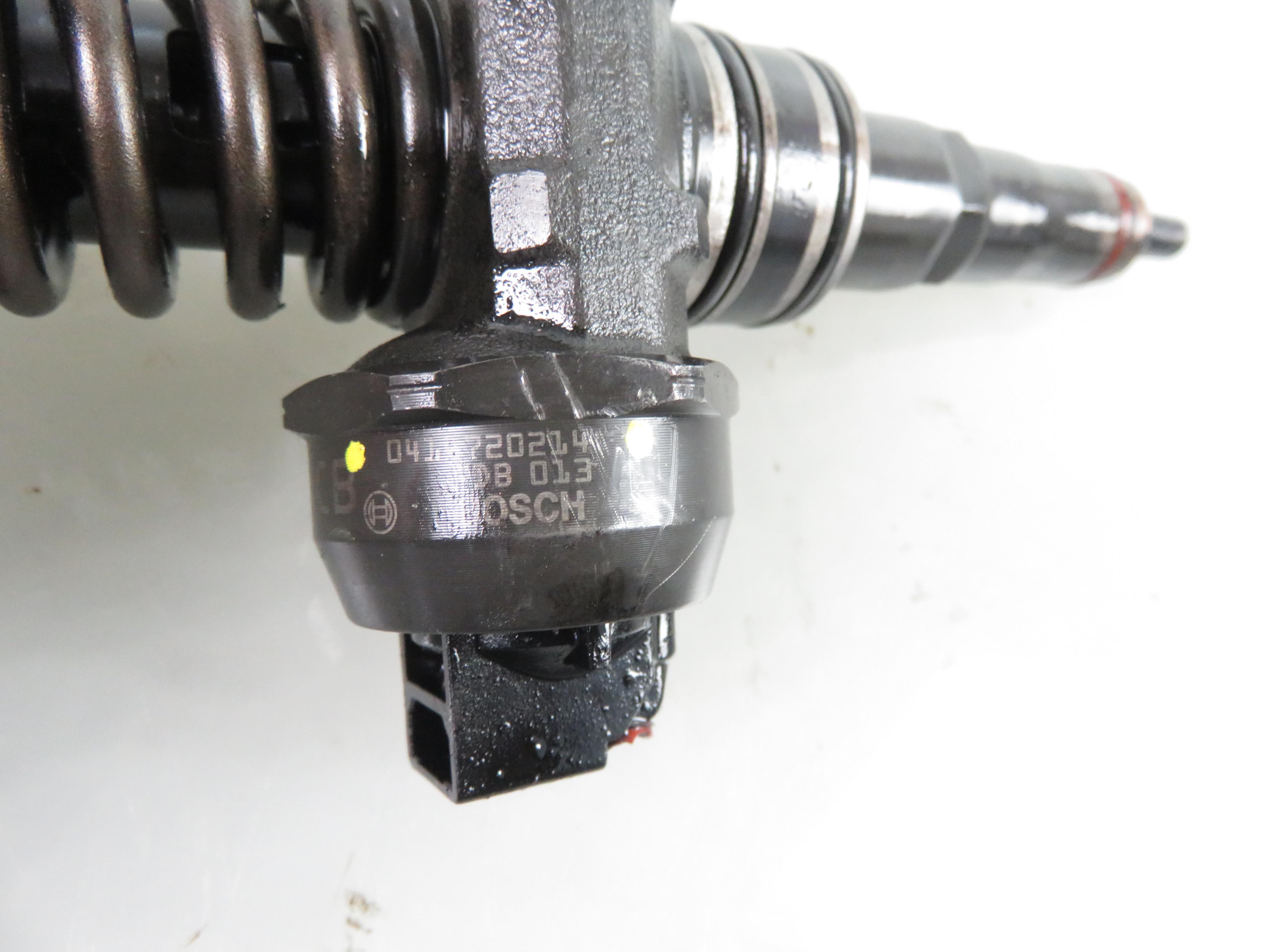 AUDI A4 B6/8E (2000-2005) Injector de ulei 038130073AR, 0414720214 24671092