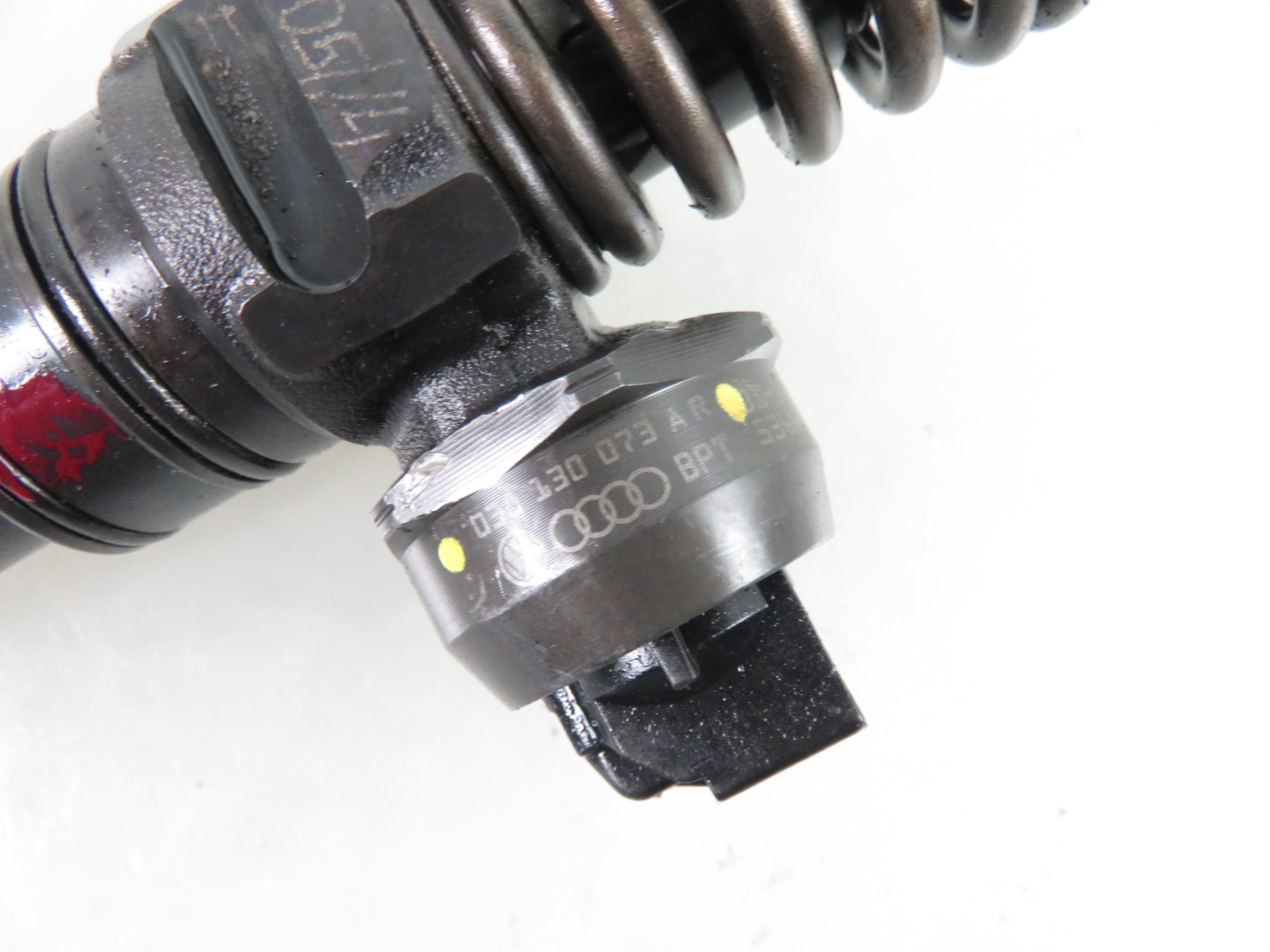 AUDI A4 B6/8E (2000-2005) Injector de ulei 038130073AR, 0414720214 24671092