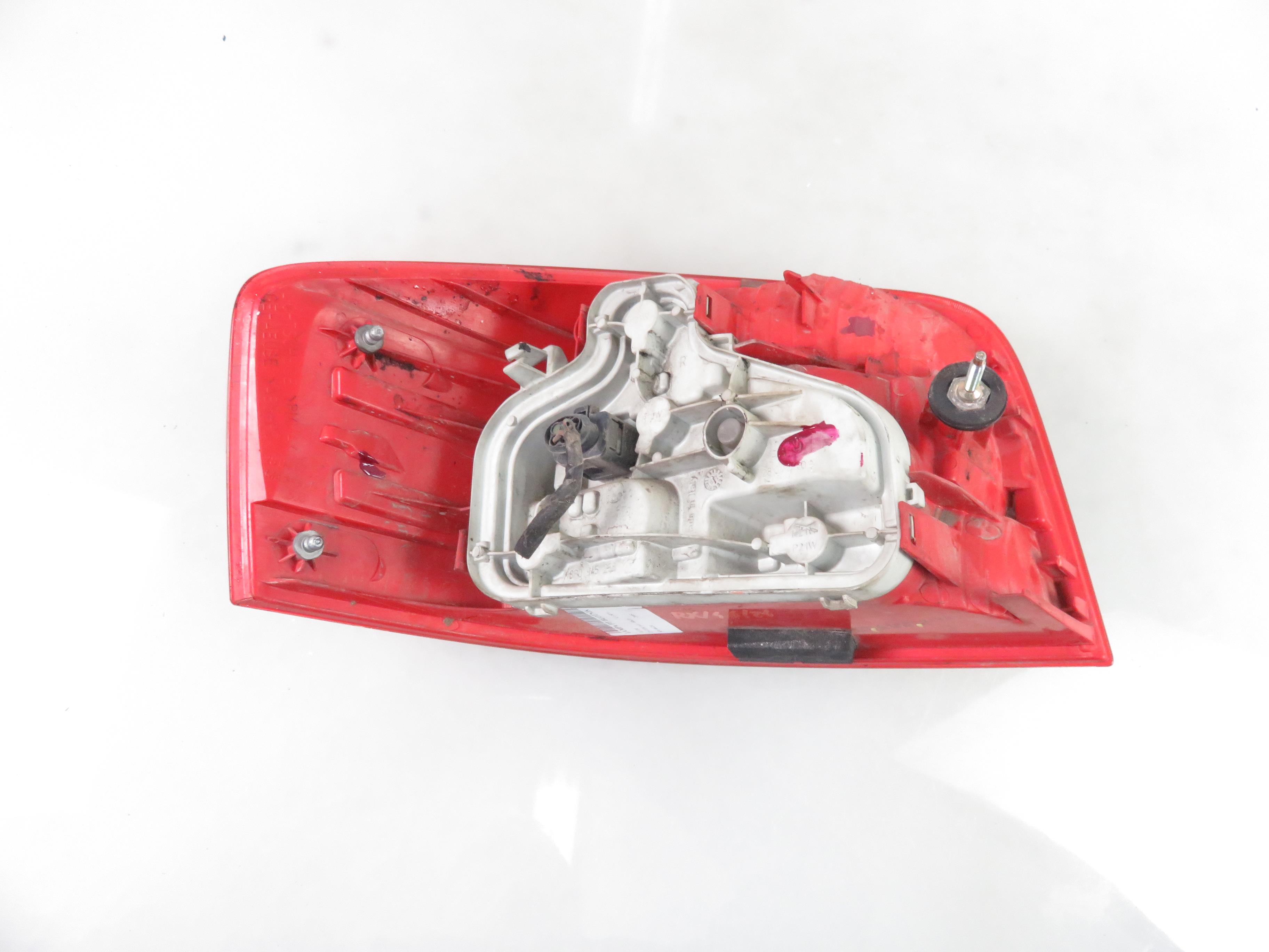 AUDI A3 8P (2003-2013) Rear Right Taillight Lamp 8P0945096 24670248