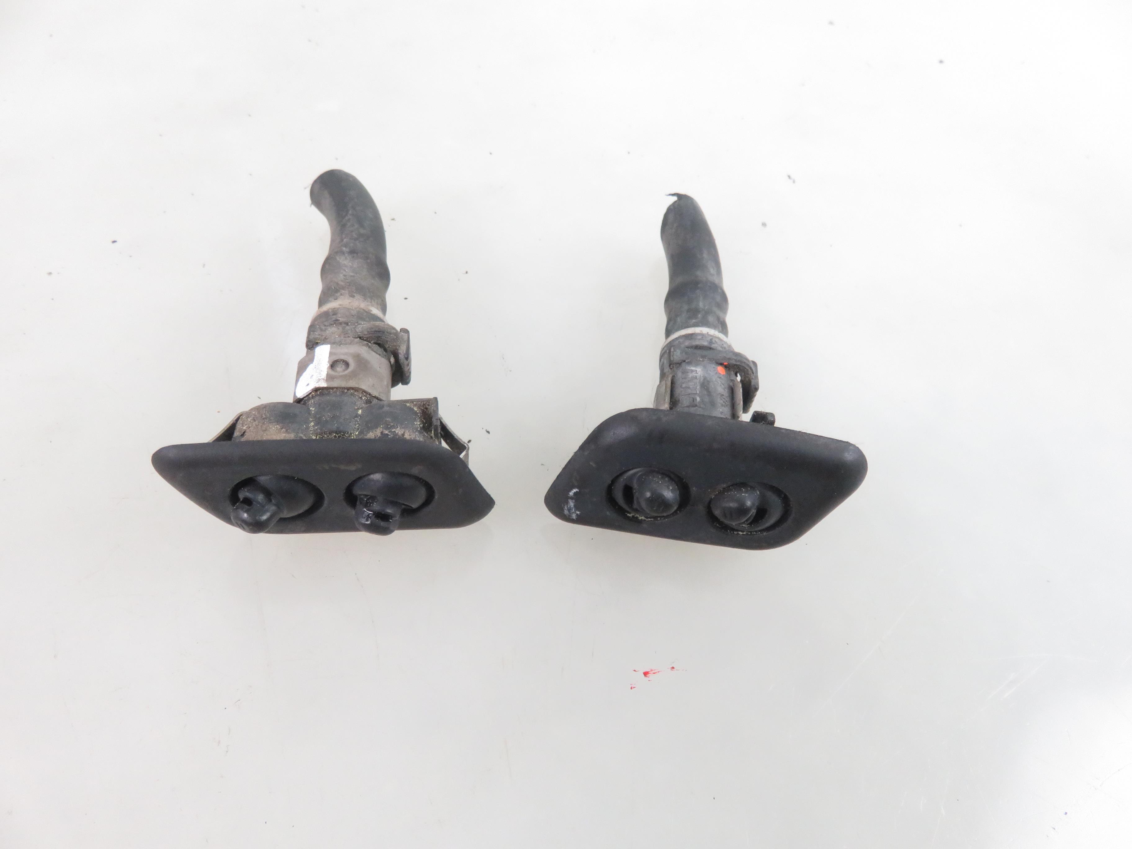 BMW 5 Series E39 (1995-2004) Front Headlight Washer Nozzle Set 8360662, 8360661 25766197