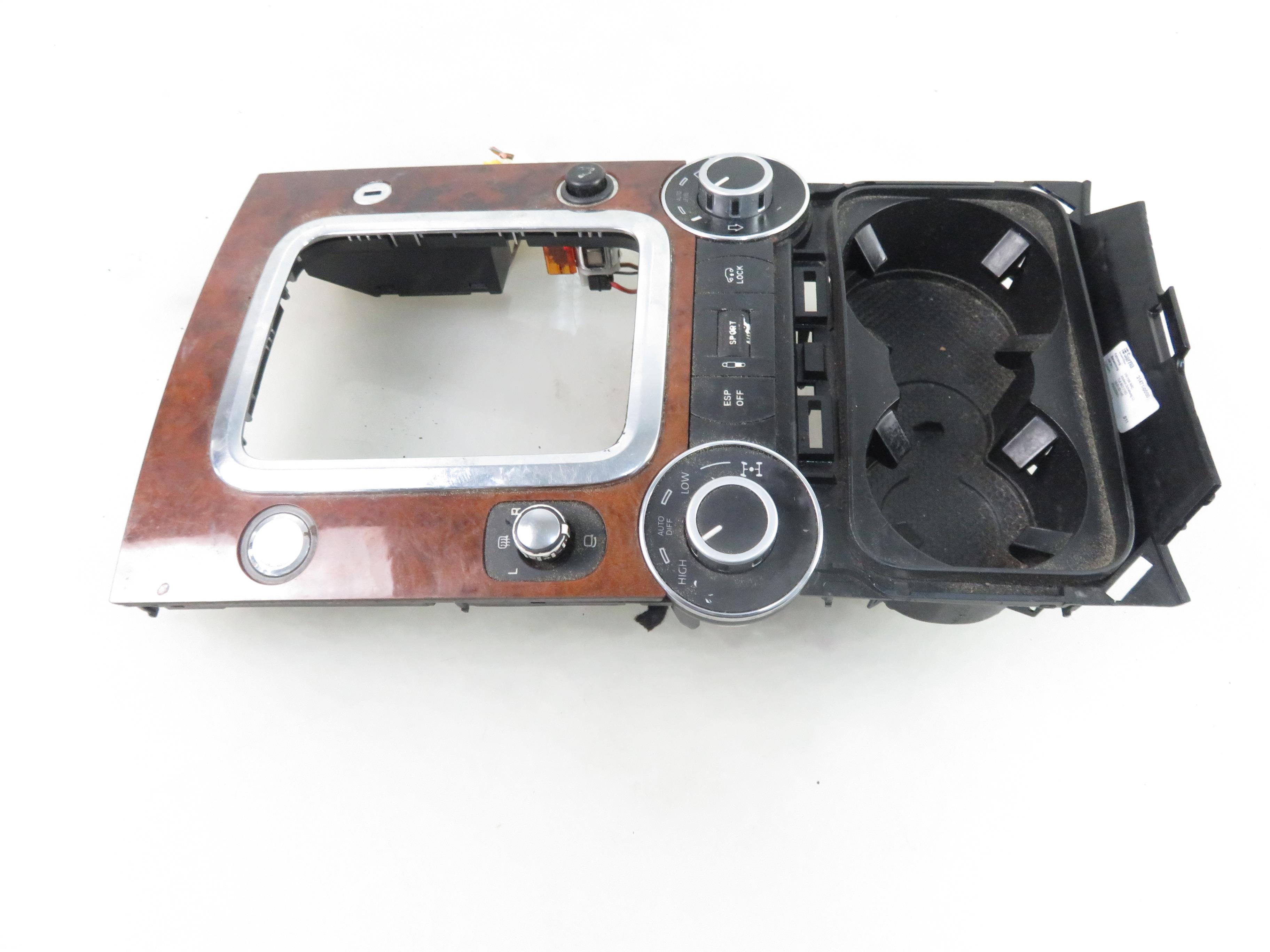 VOLKSWAGEN Touareg 1 generation (2002-2010) Console centrale 7L6863216D 25217760