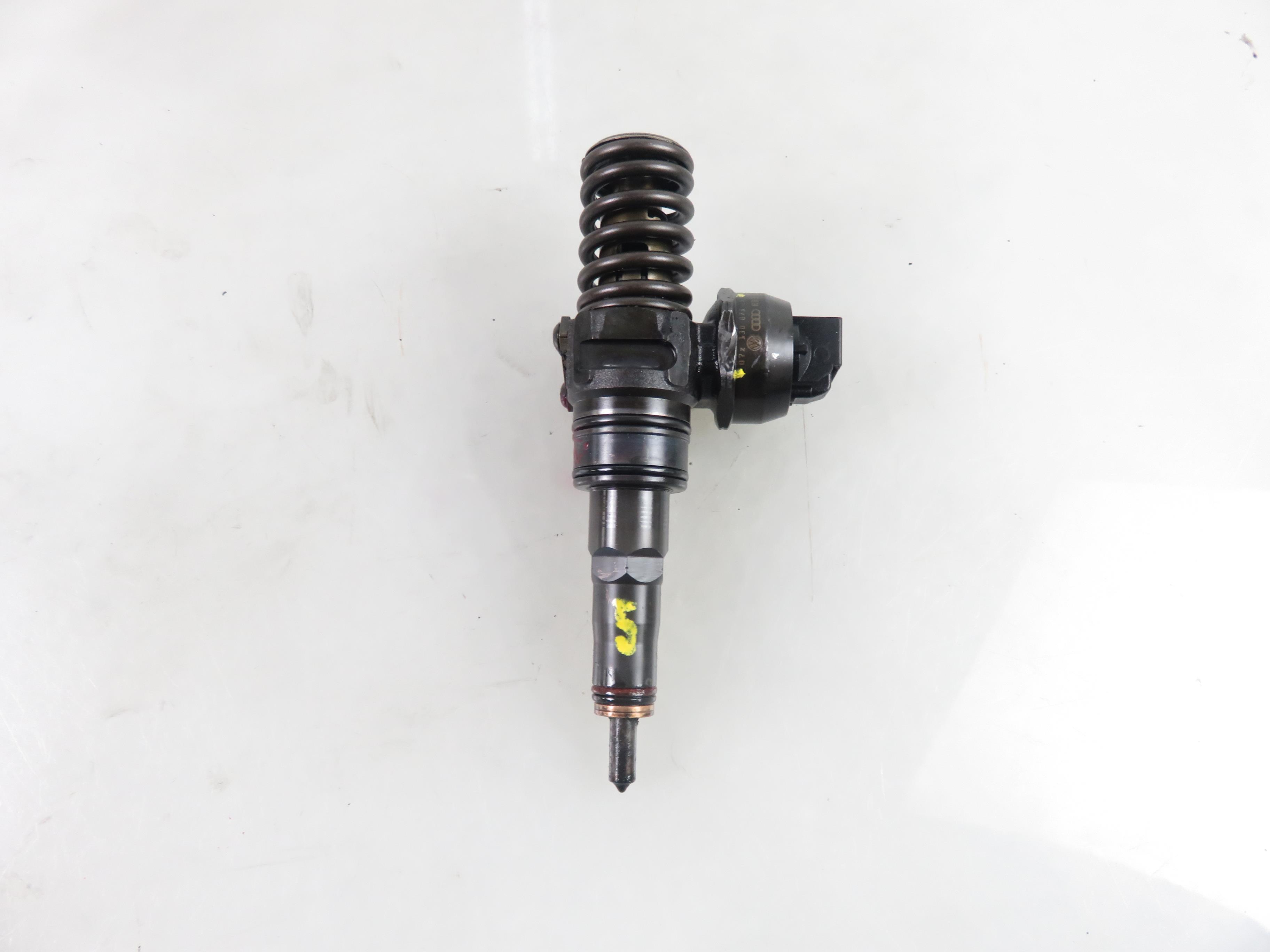 VOLKSWAGEN Touareg 1 generation (2002-2010) Injector de ulei 07Z130073H, 0414720220 24840370