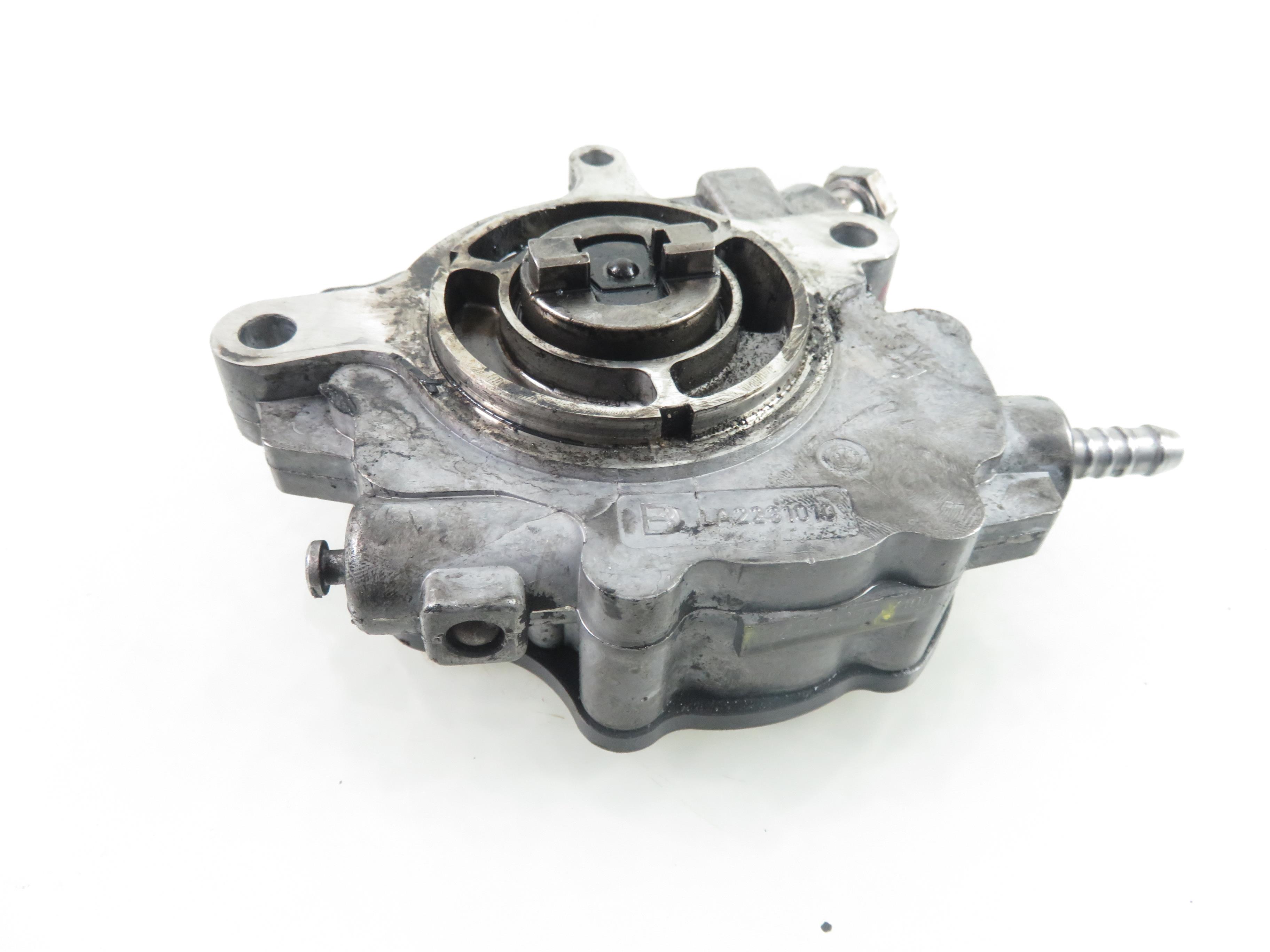 VOLKSWAGEN Touareg 1 generation (2002-2010) Pompe à vide 07Z127025F 25217759