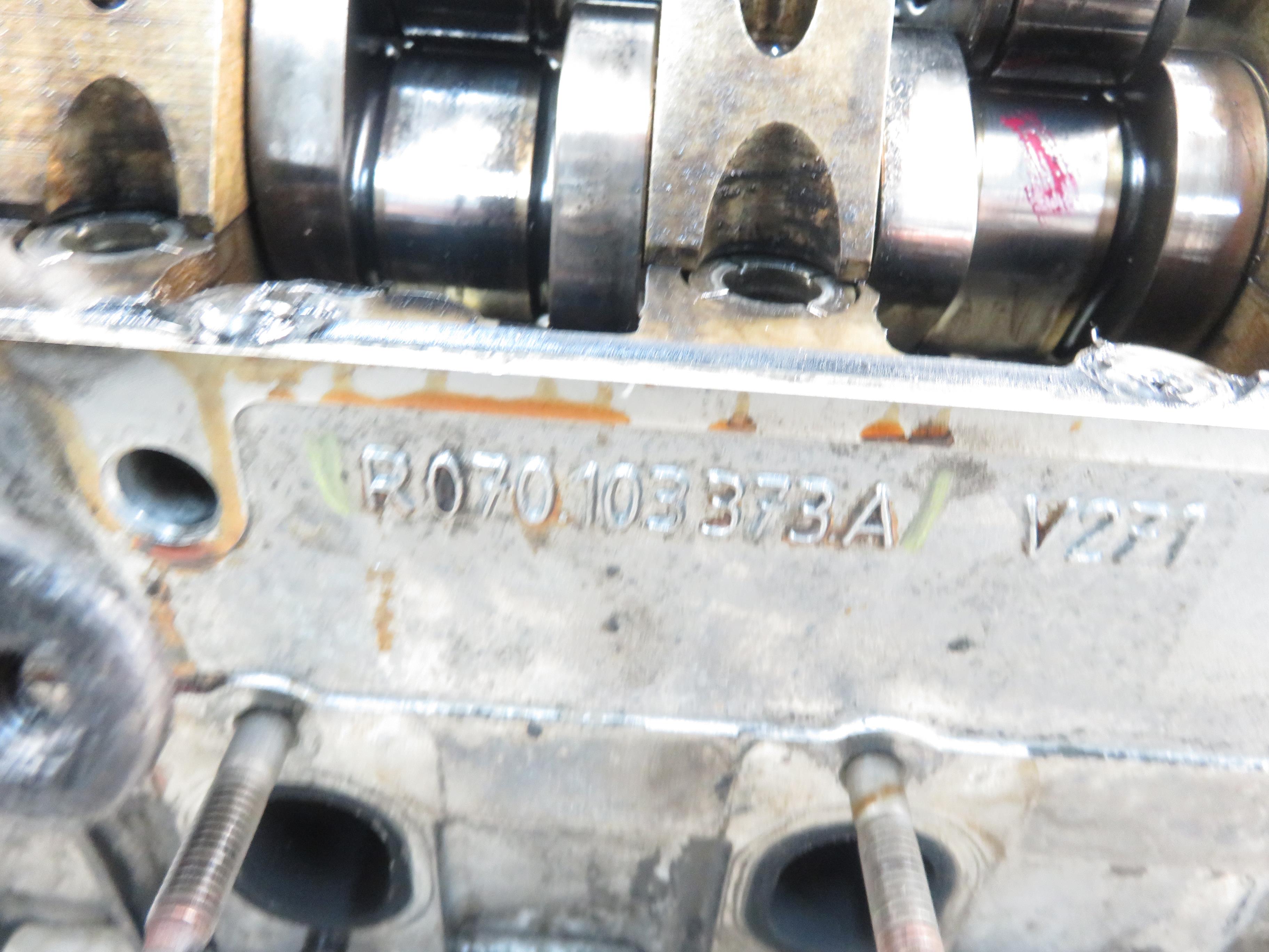 VOLKSWAGEN Touareg 1 generation (2002-2010) Chiulasă motor R070103373A 24864636
