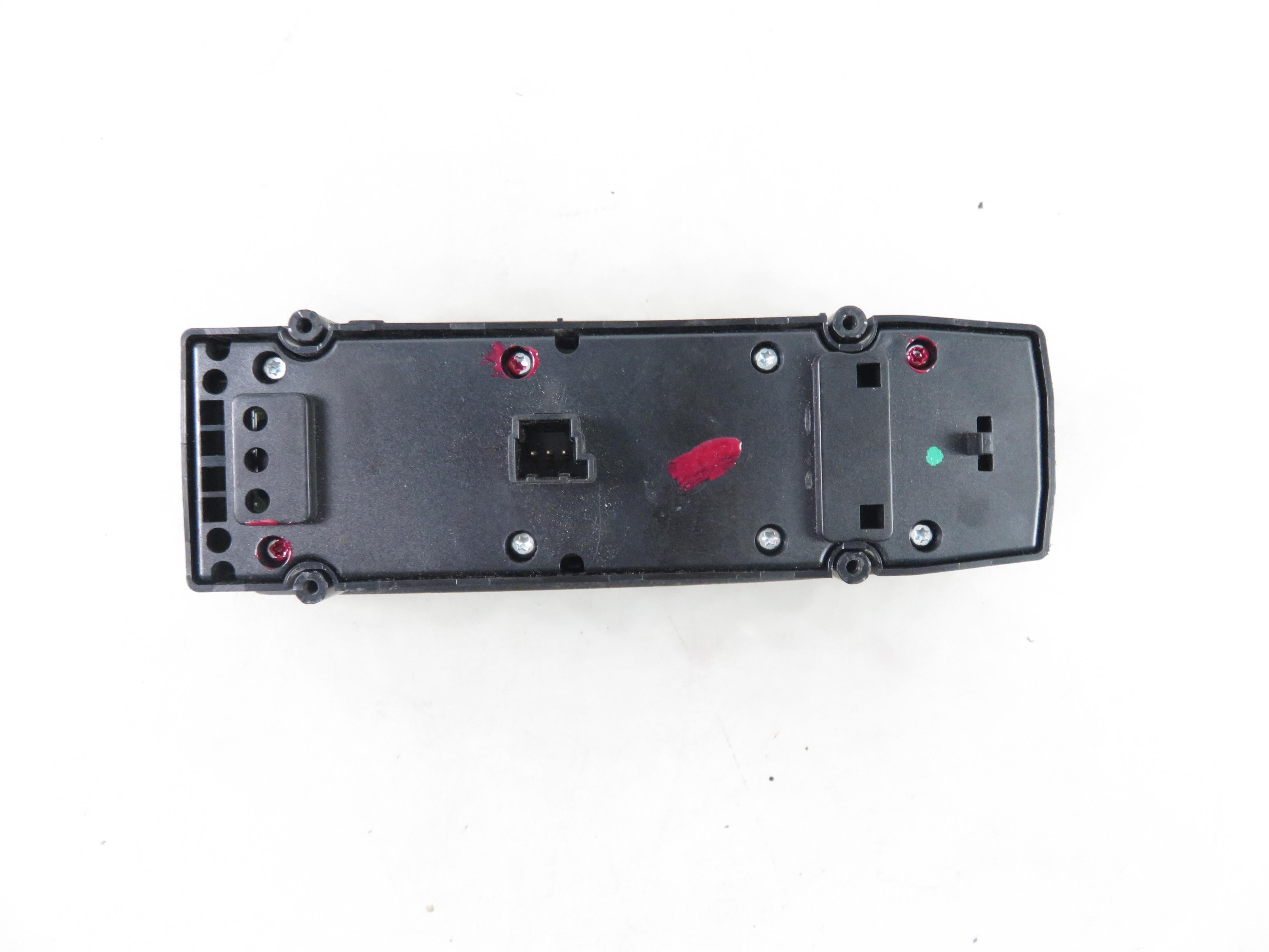 MERCEDES-BENZ C-Class W204/S204/C204 (2004-2015) Front Left Door Window Switch 2048703458 25104513