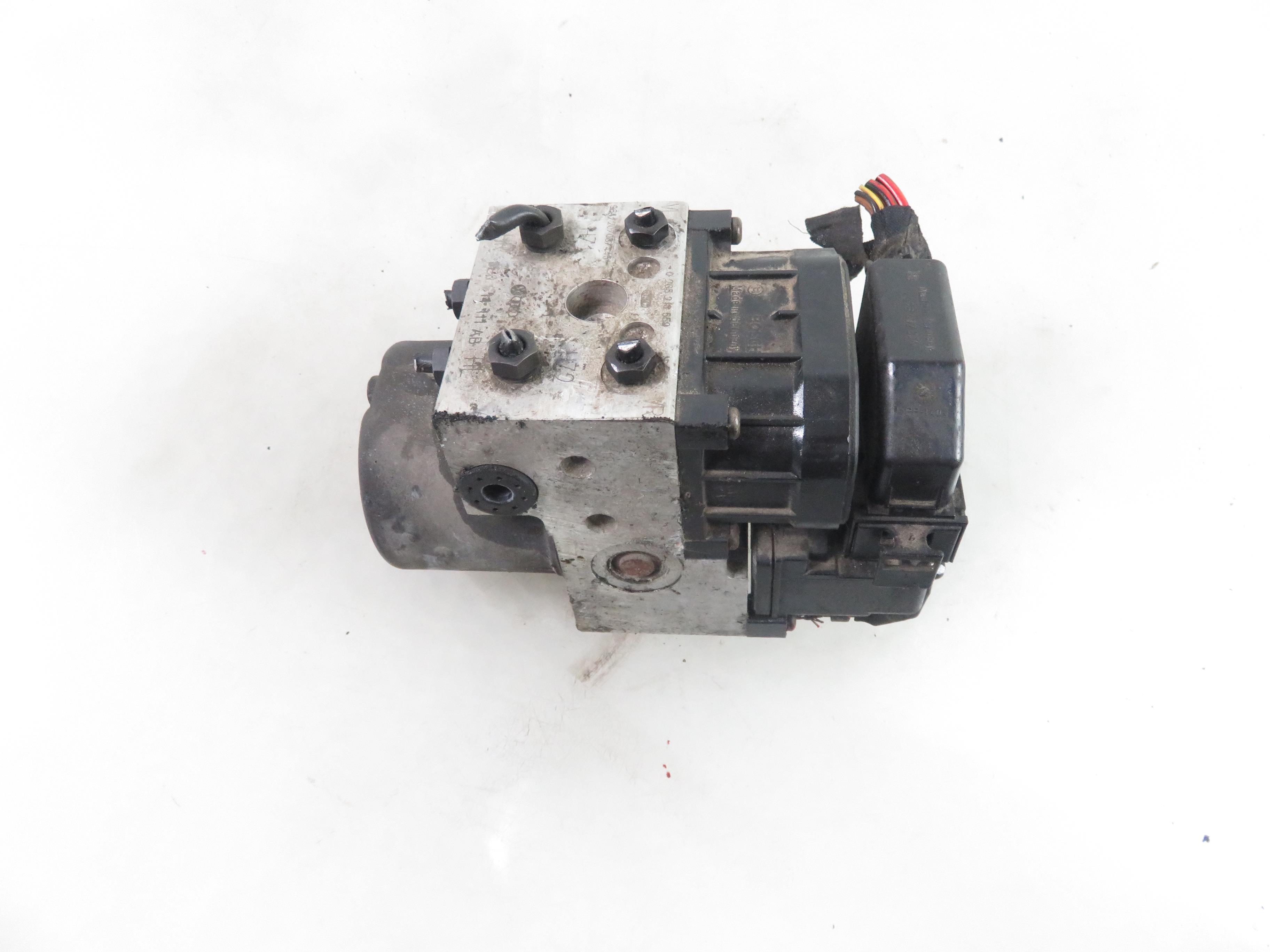 AUDI A4 B5/8D (1994-2001) ABS Pump 0273004281 25579921