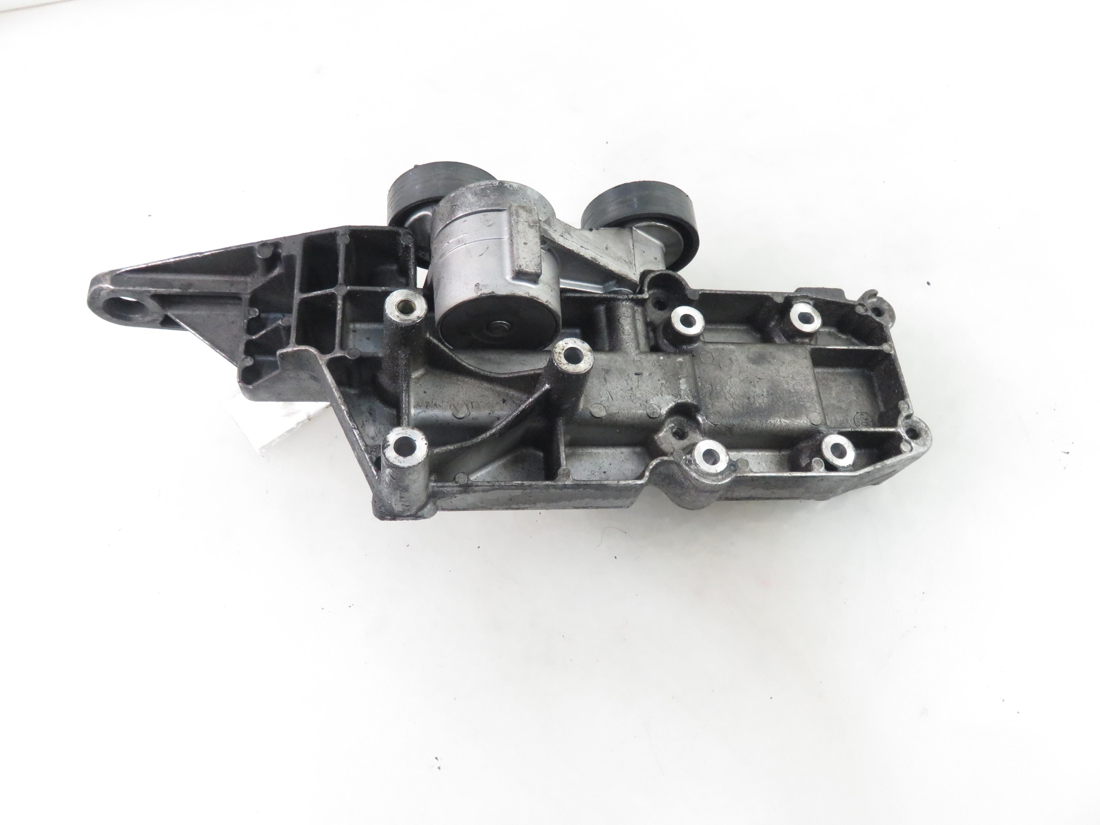 VOLVO S80 1 generation (1998-2006) Alternator bracket 8642196 25421846