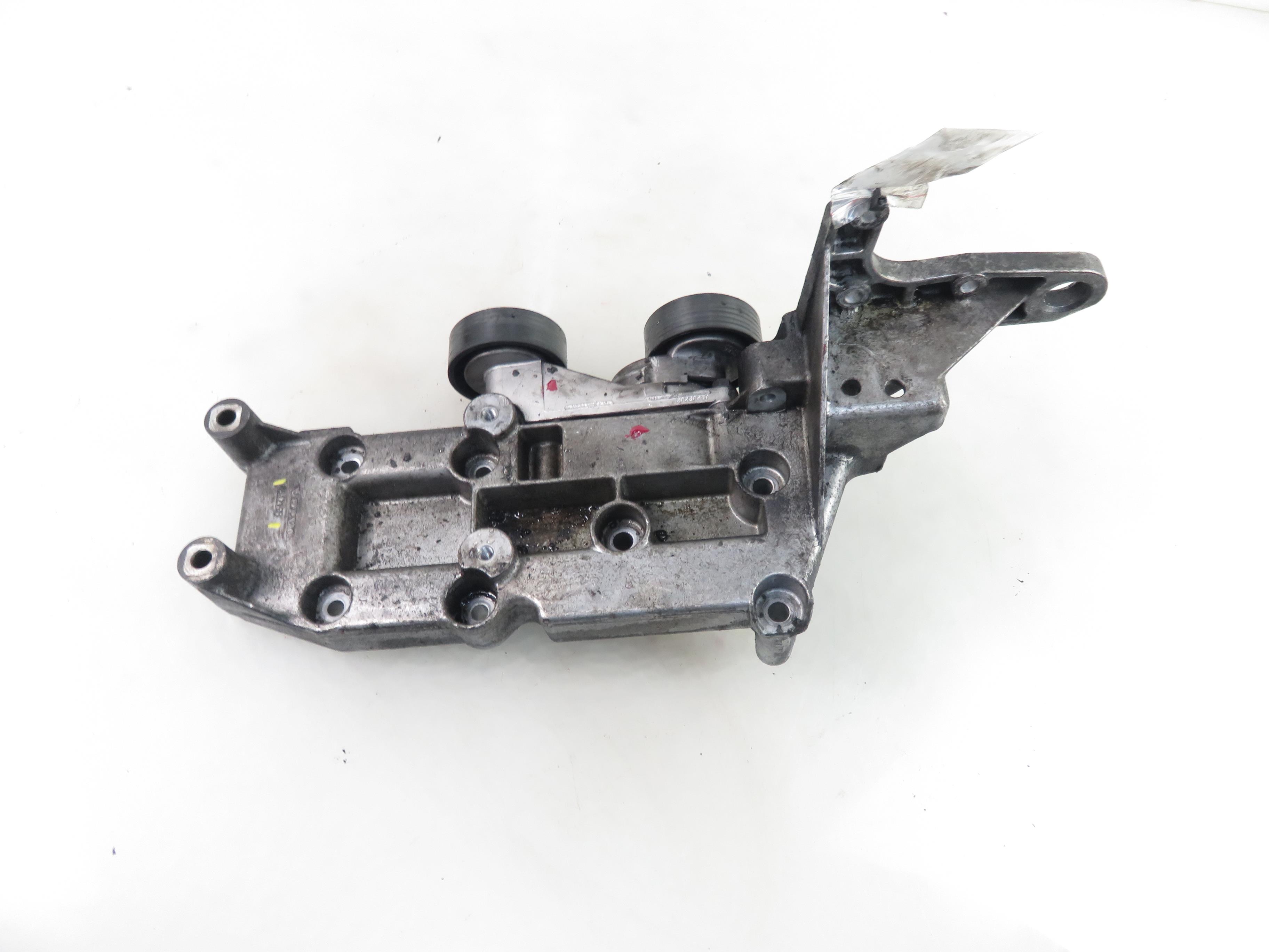 VOLVO S80 1 generation (1998-2006) Alternator bracket 8642196 25421846