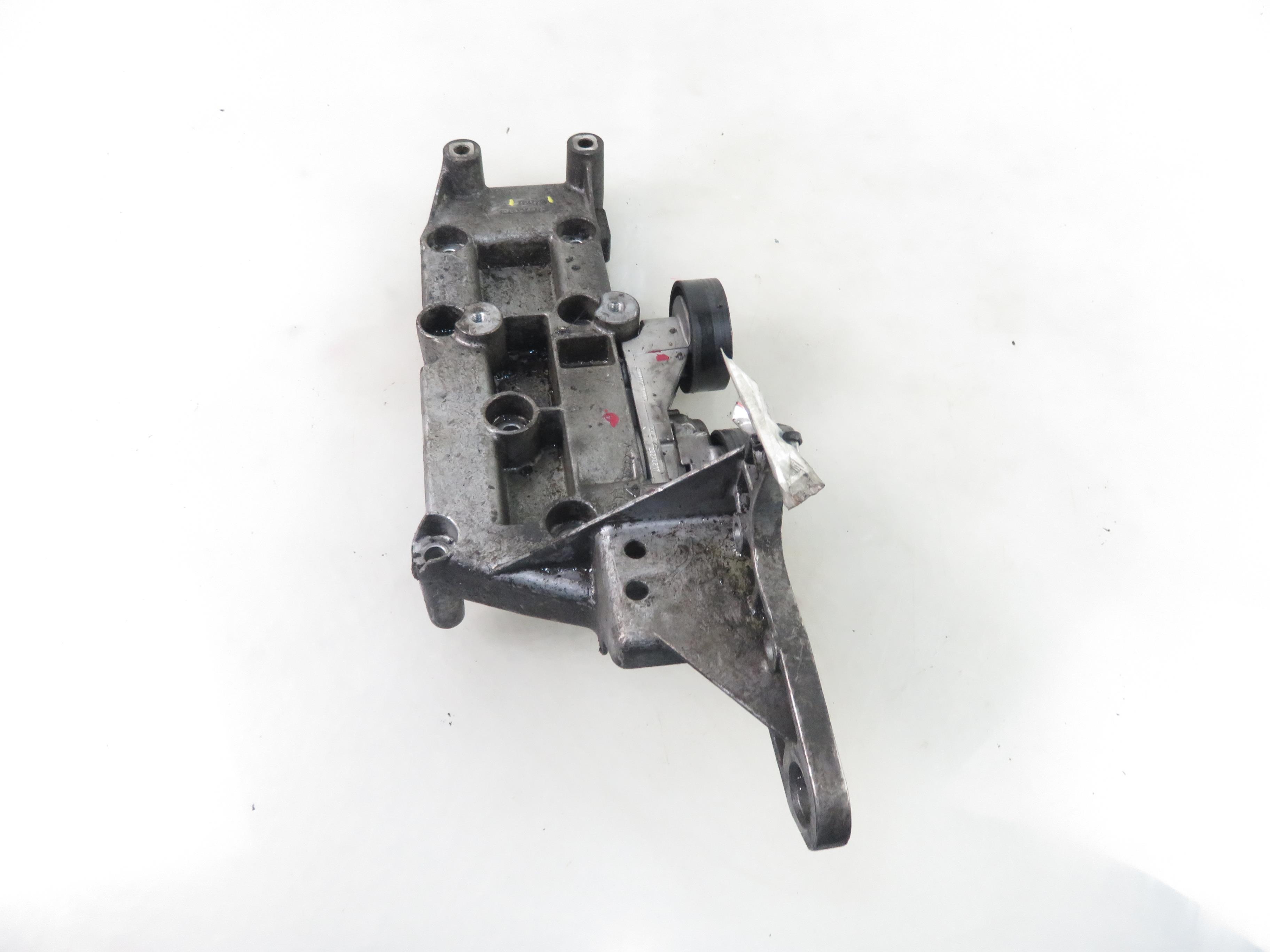 VOLVO S80 1 generation (1998-2006) Alternator bracket 8642196 25421846