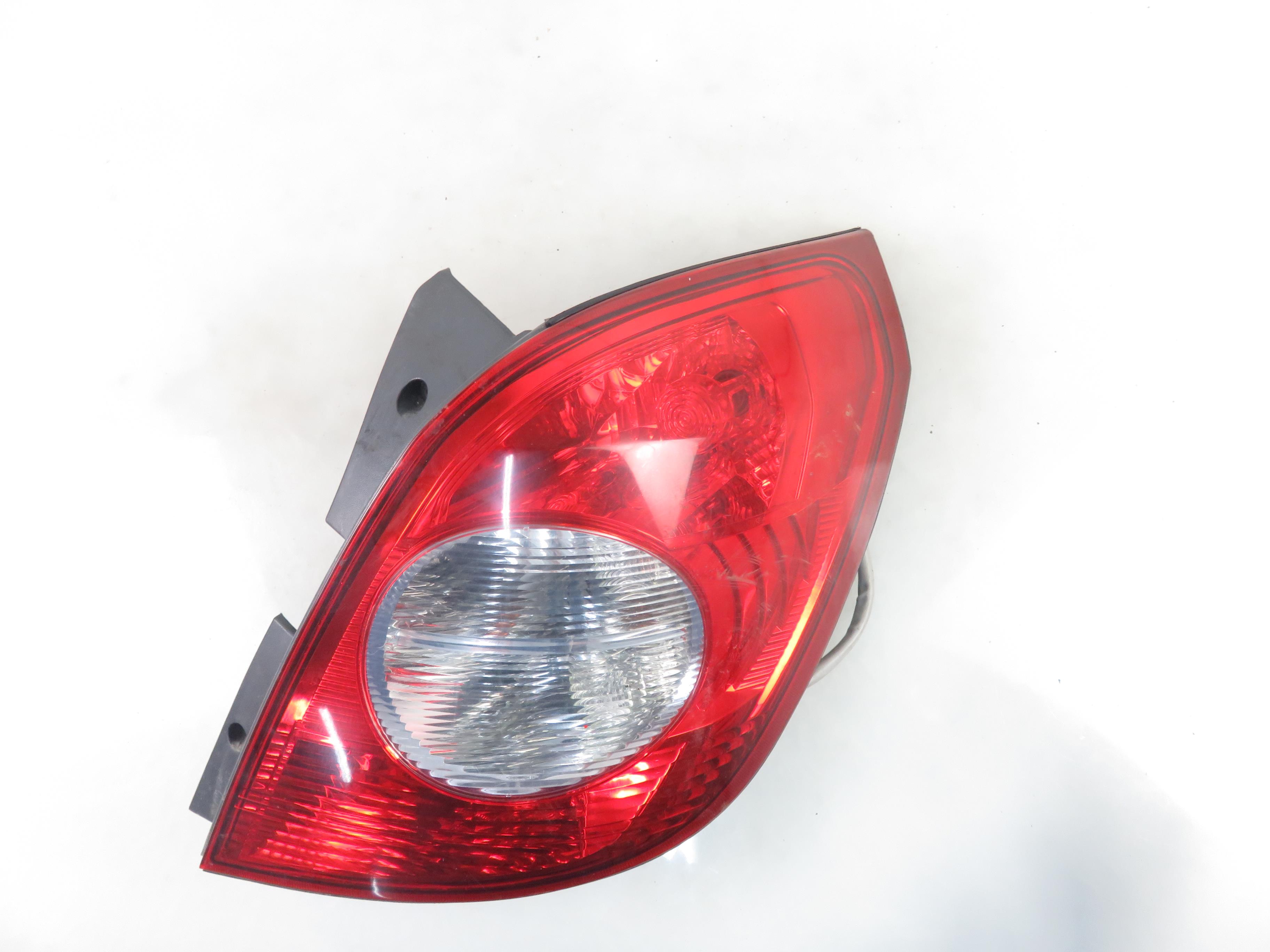 OPEL Antara 1 generation (2006-2015) Rear Right Taillight Lamp 25105097