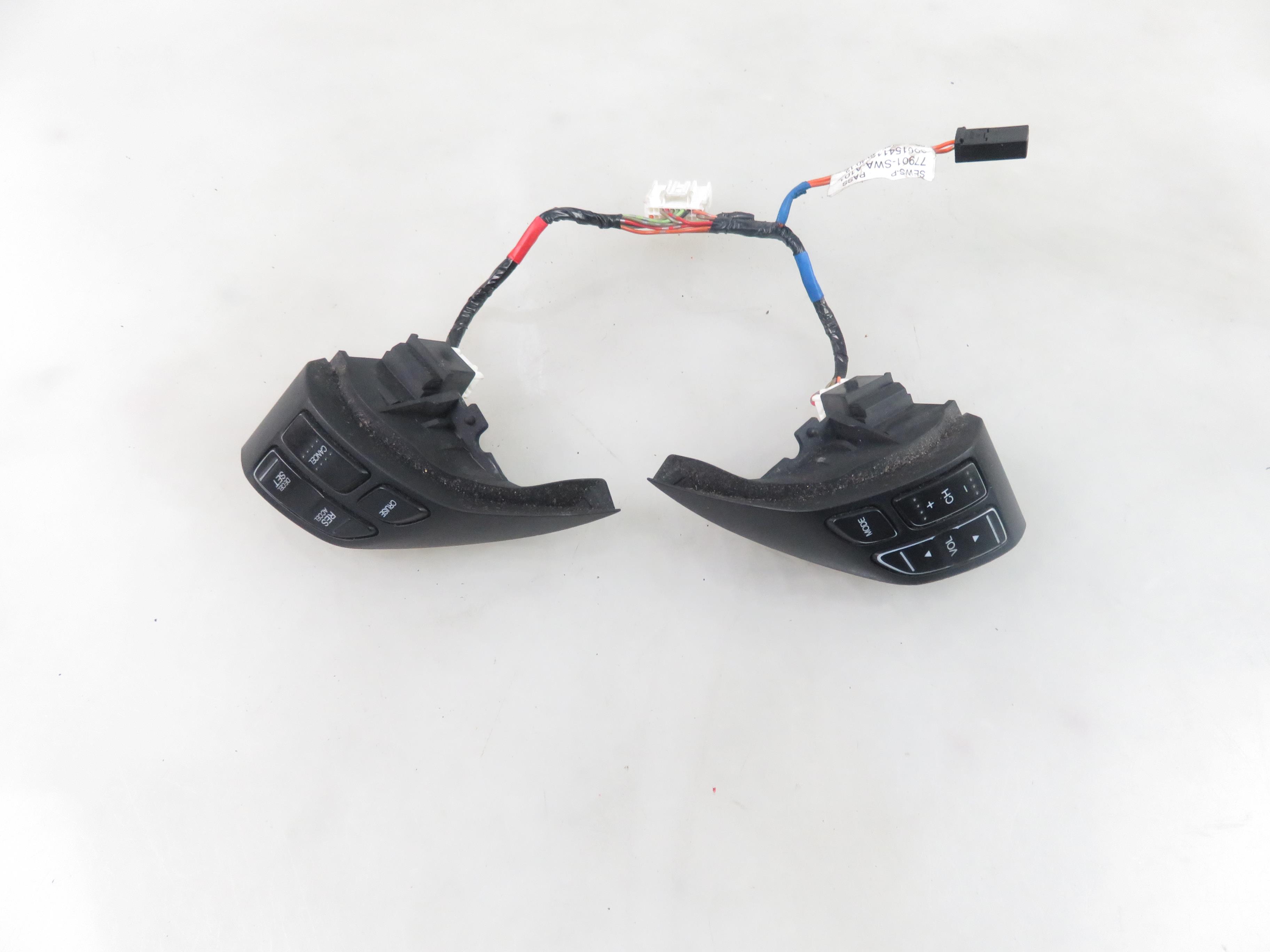 HONDA CR-V 3 generation (2006-2012) Steering wheel buttons / switches 25191830