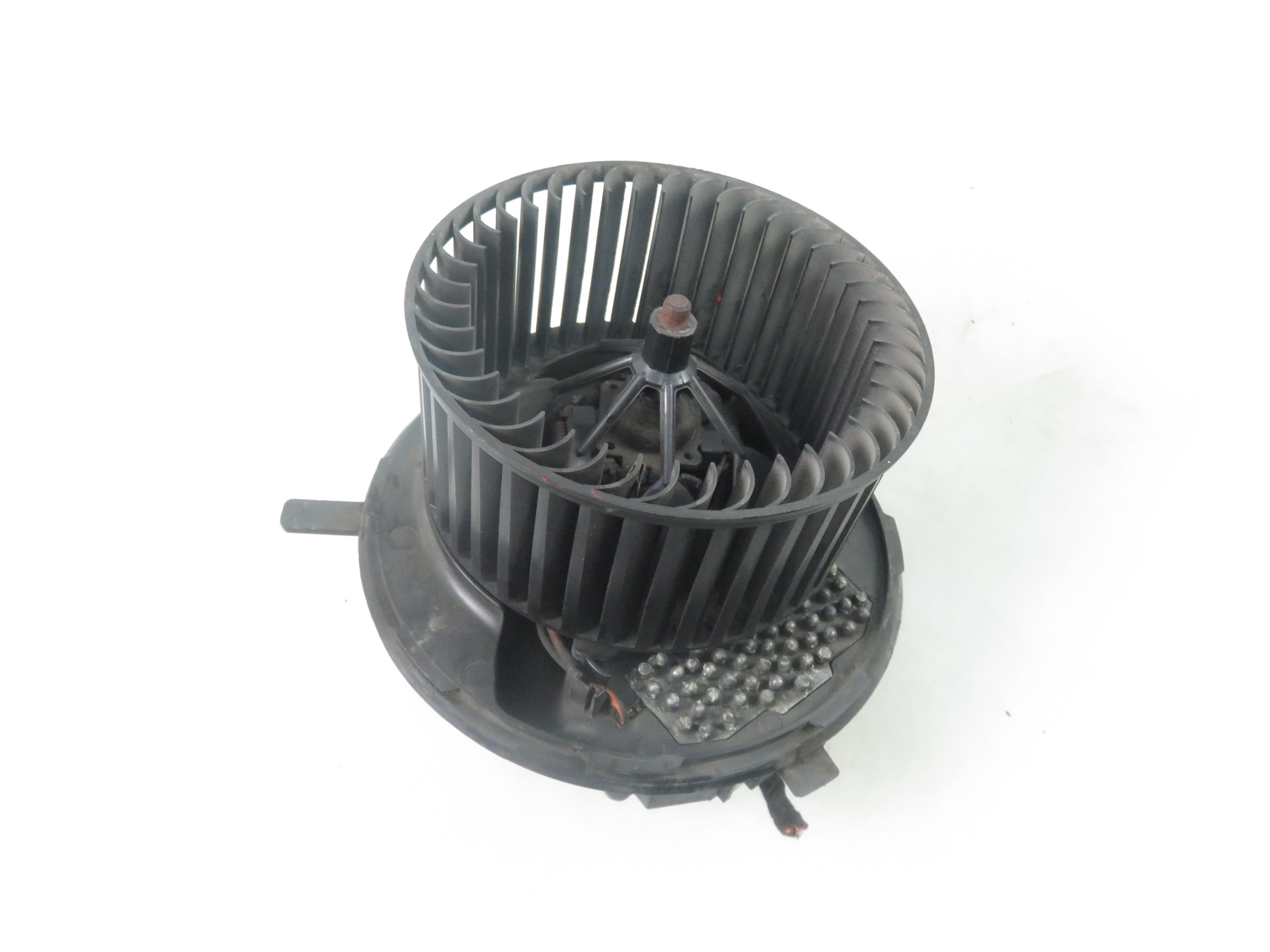 VOLKSWAGEN Passat B6 (2005-2010) Releu ventilator 3C1820015J, 3C0907521B, F011500045 25747994