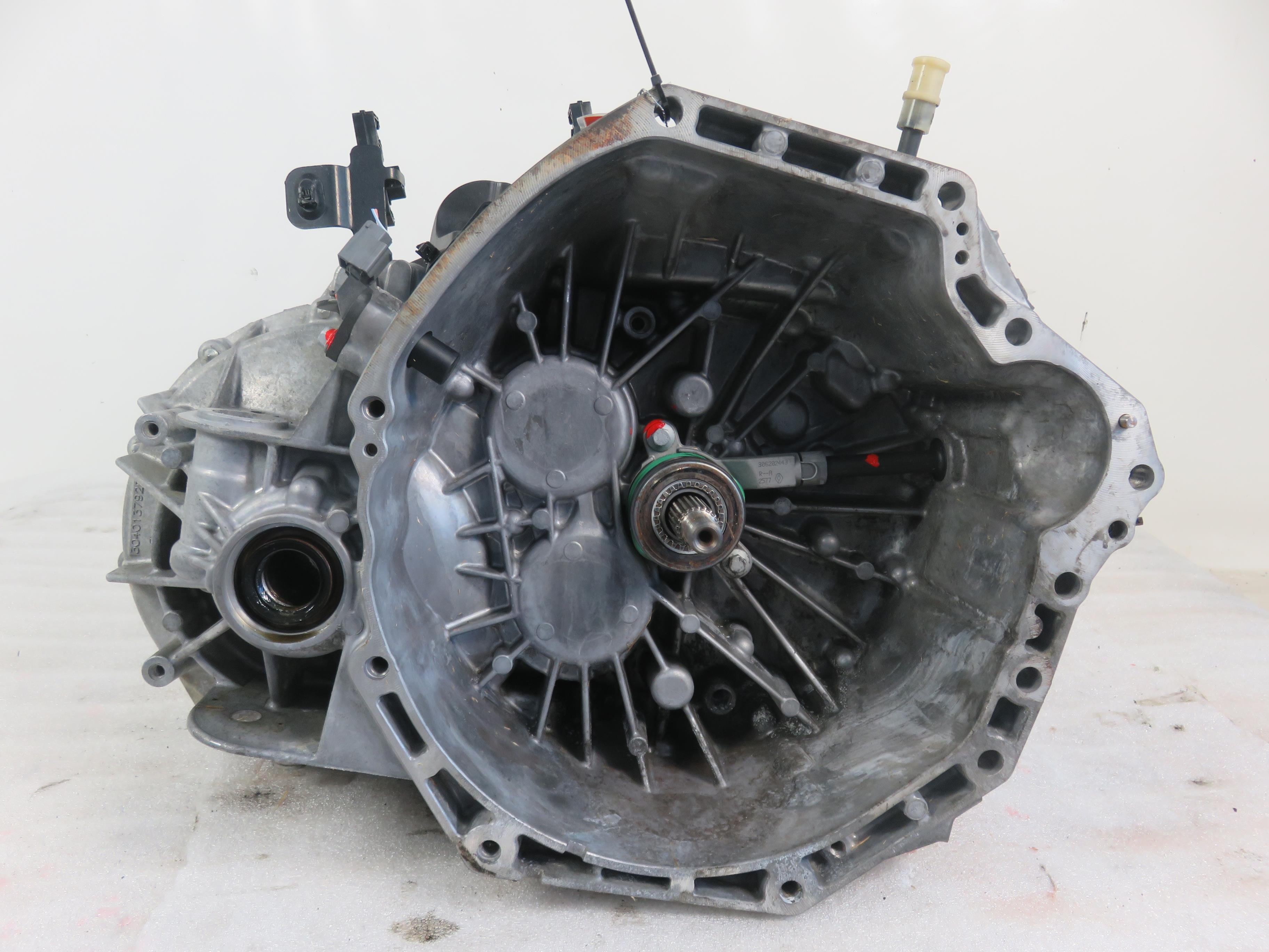 RENAULT Trafic 3 generation (2014-2023) Gearbox PF6040, C261897 25409479