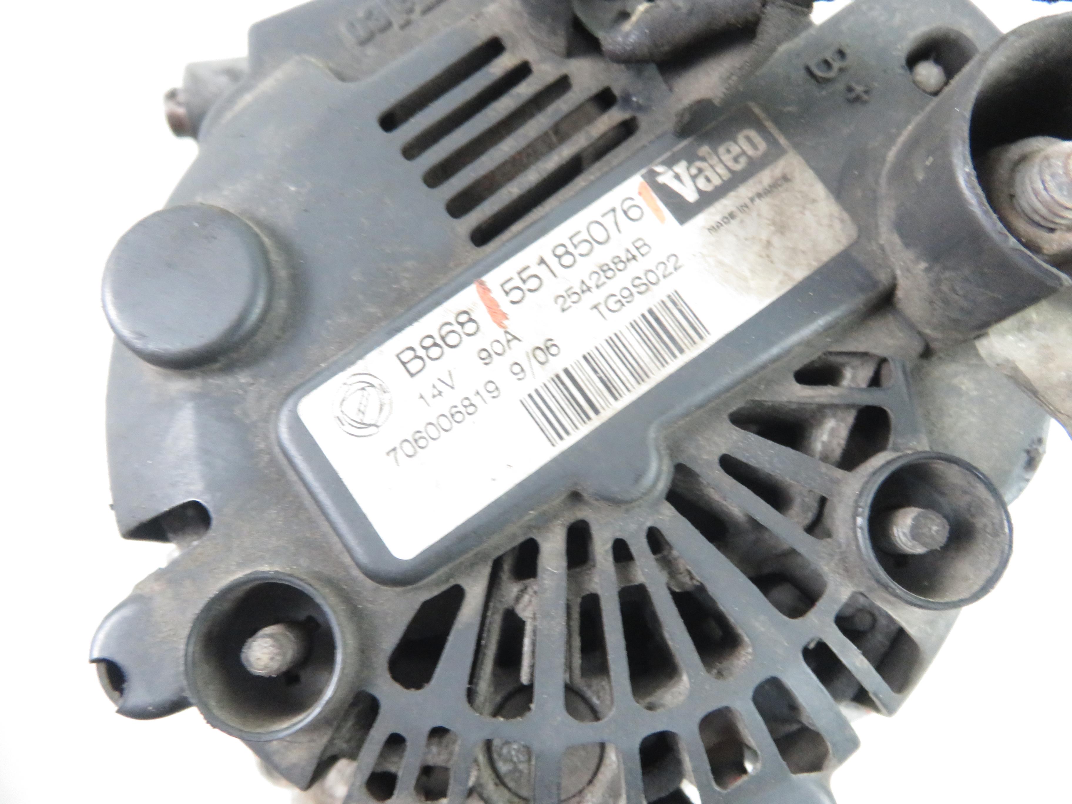 FIAT Grande Punto 1 generation (2006-2008) Alternator 55185076 25421789