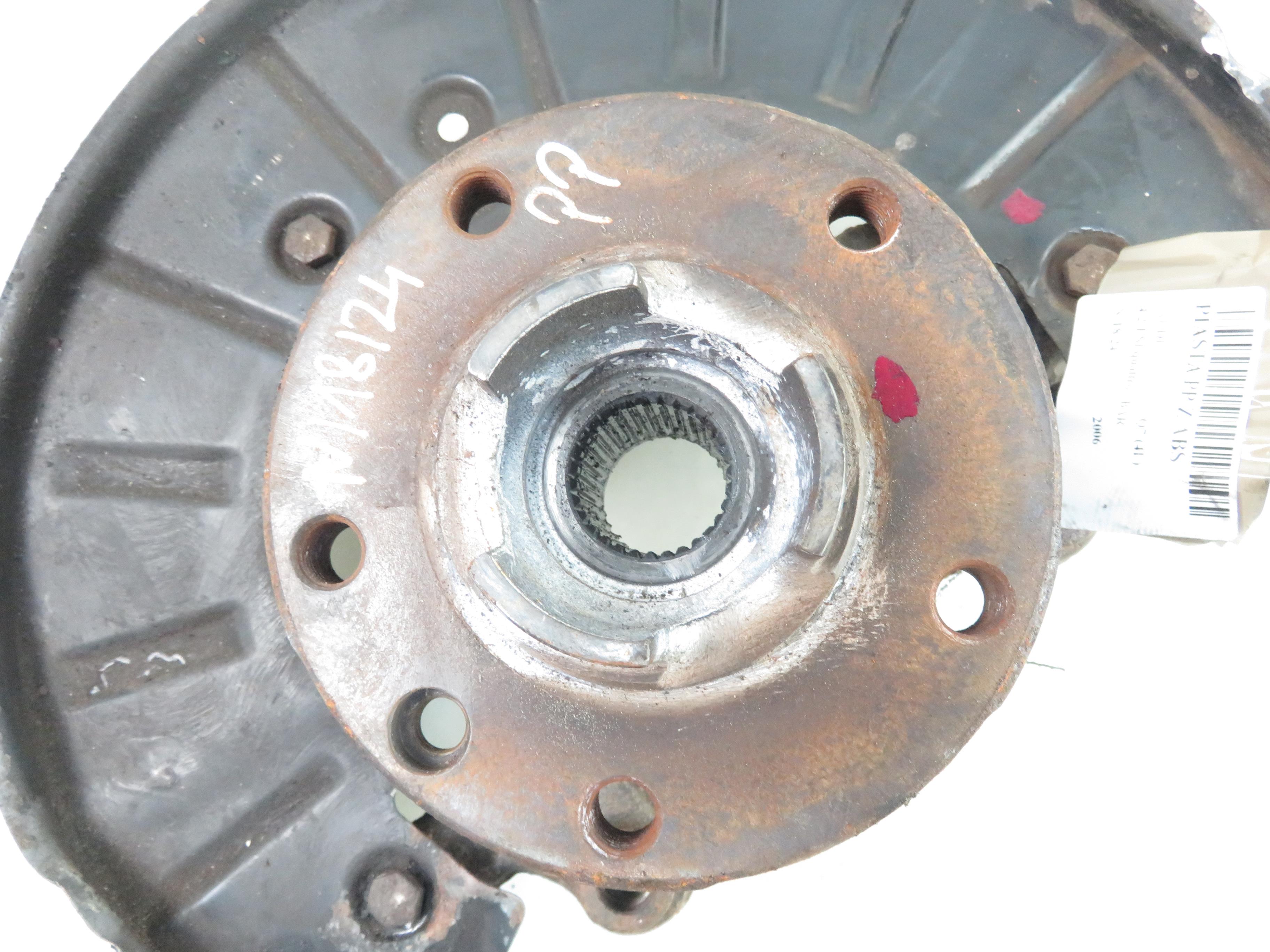 AUDI Q7 4L (2005-2015) Front Right Wheel Hub 7L0407258A 25451116