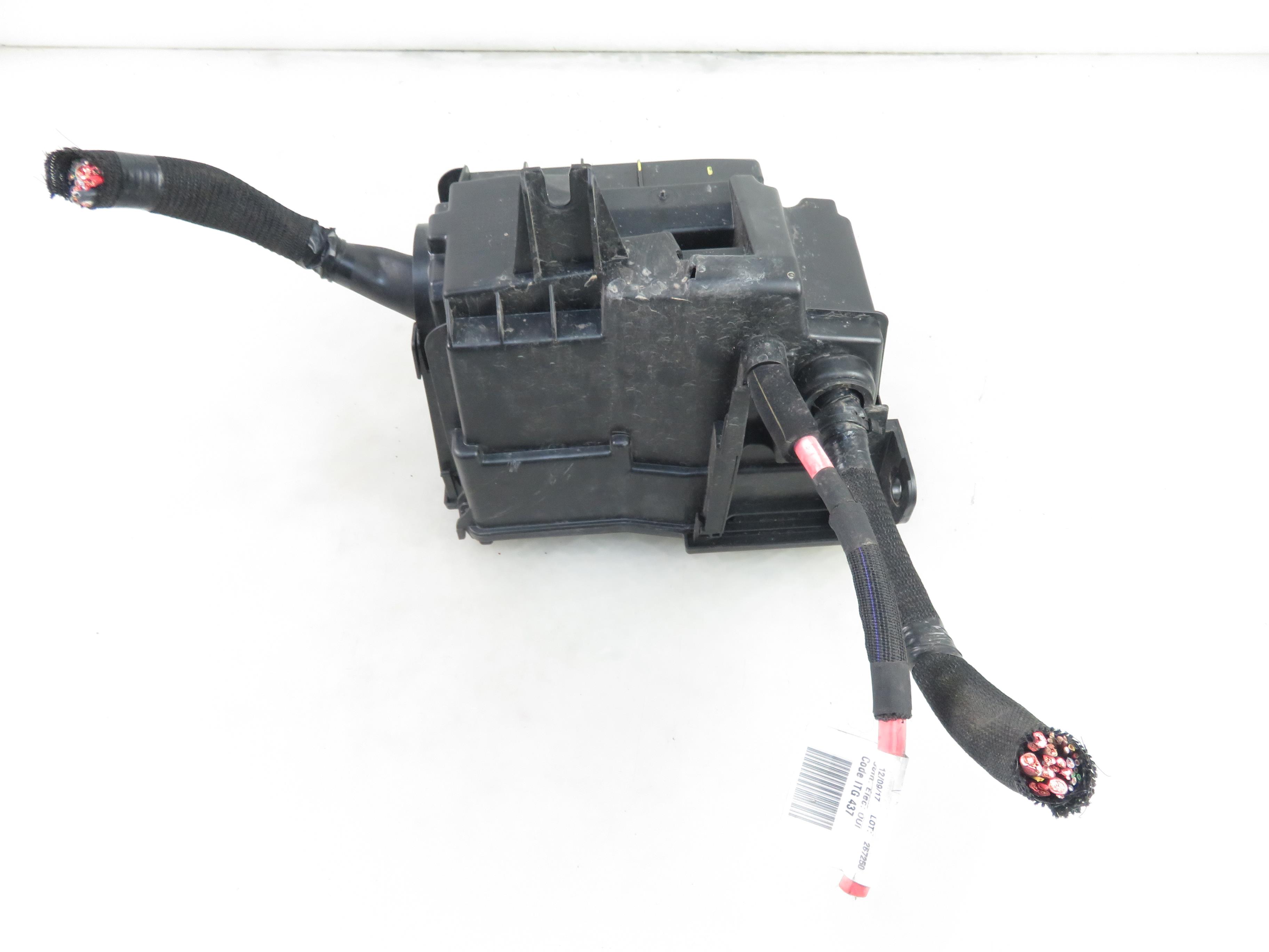 RENAULT Trafic 3 generation (2014-2023) Fuse Box 243503708R, 243121532R 25748769