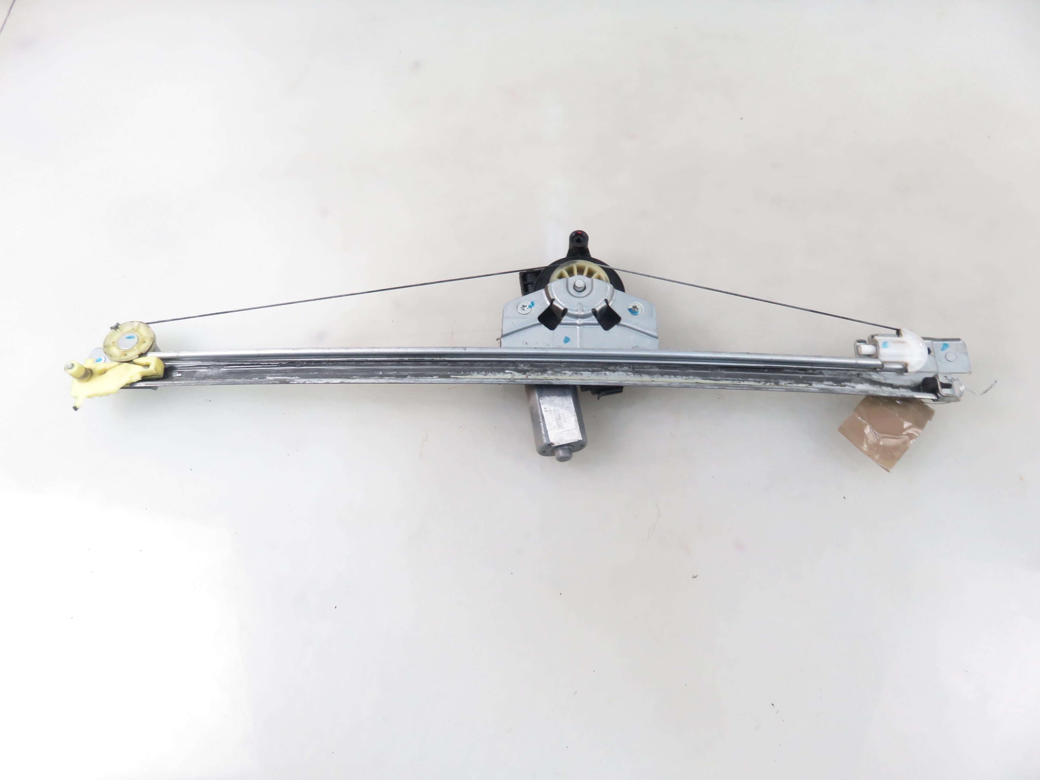 RENAULT Trafic 2 generation (2001-2015) Front Right Door Window Regulator 37103001 25817647